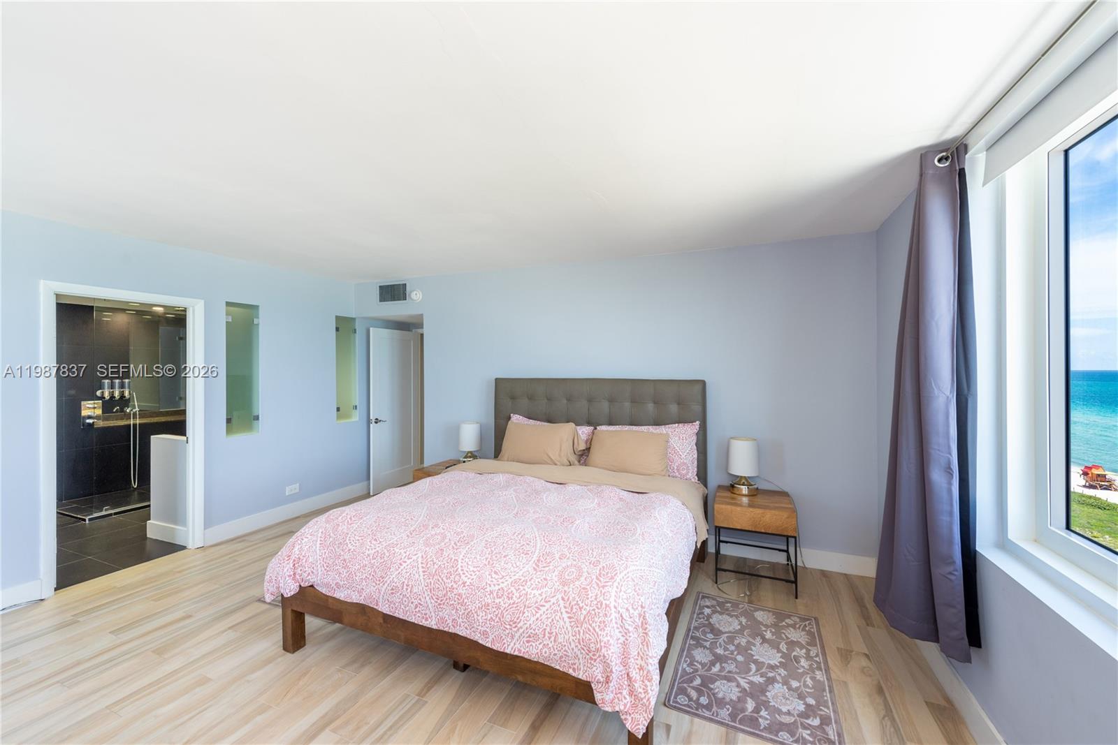 2301 Collins Ave #1009 Miami Beach, FL 33139