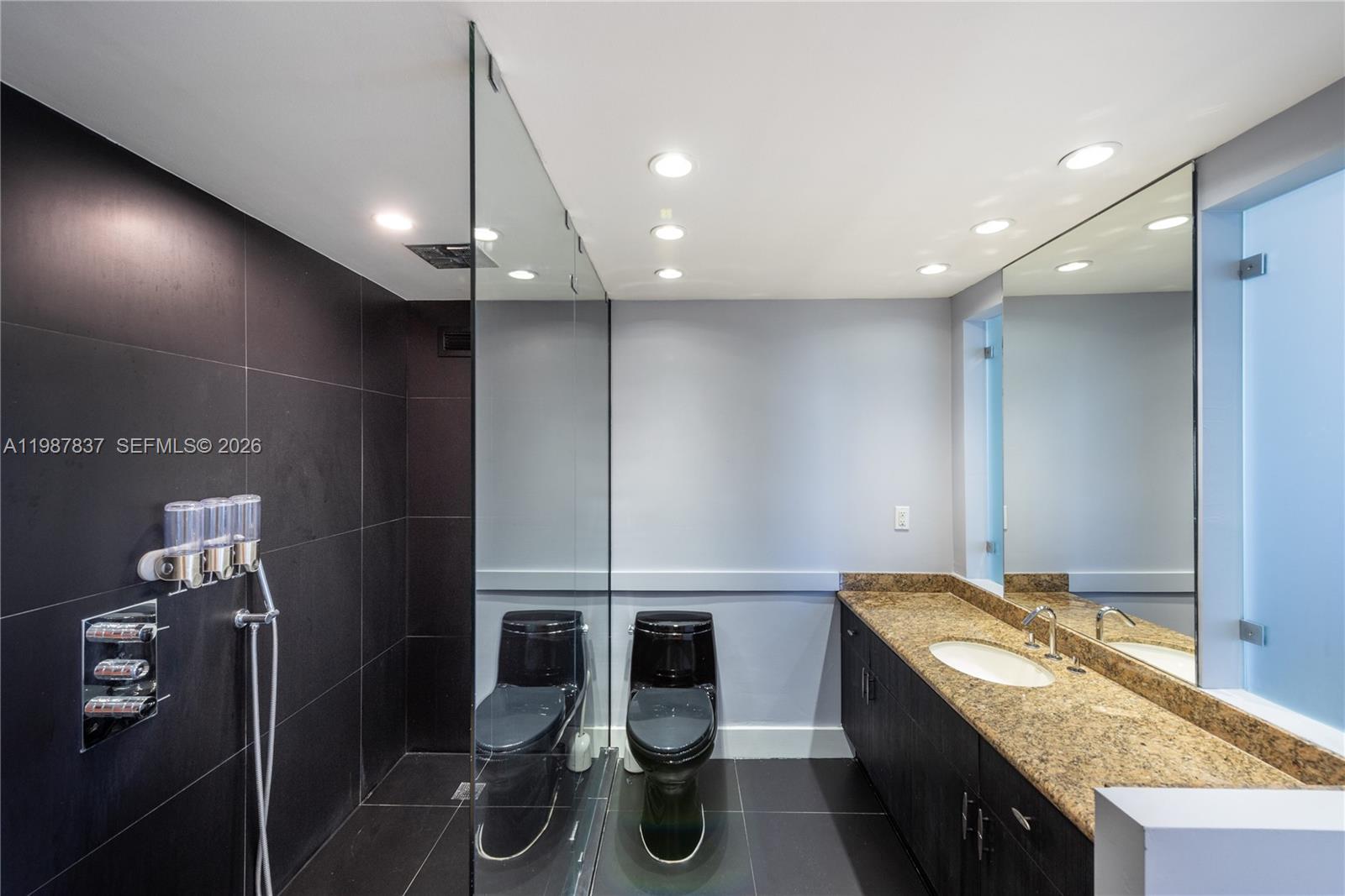 2301 Collins Ave #1009 Miami Beach, FL 33139