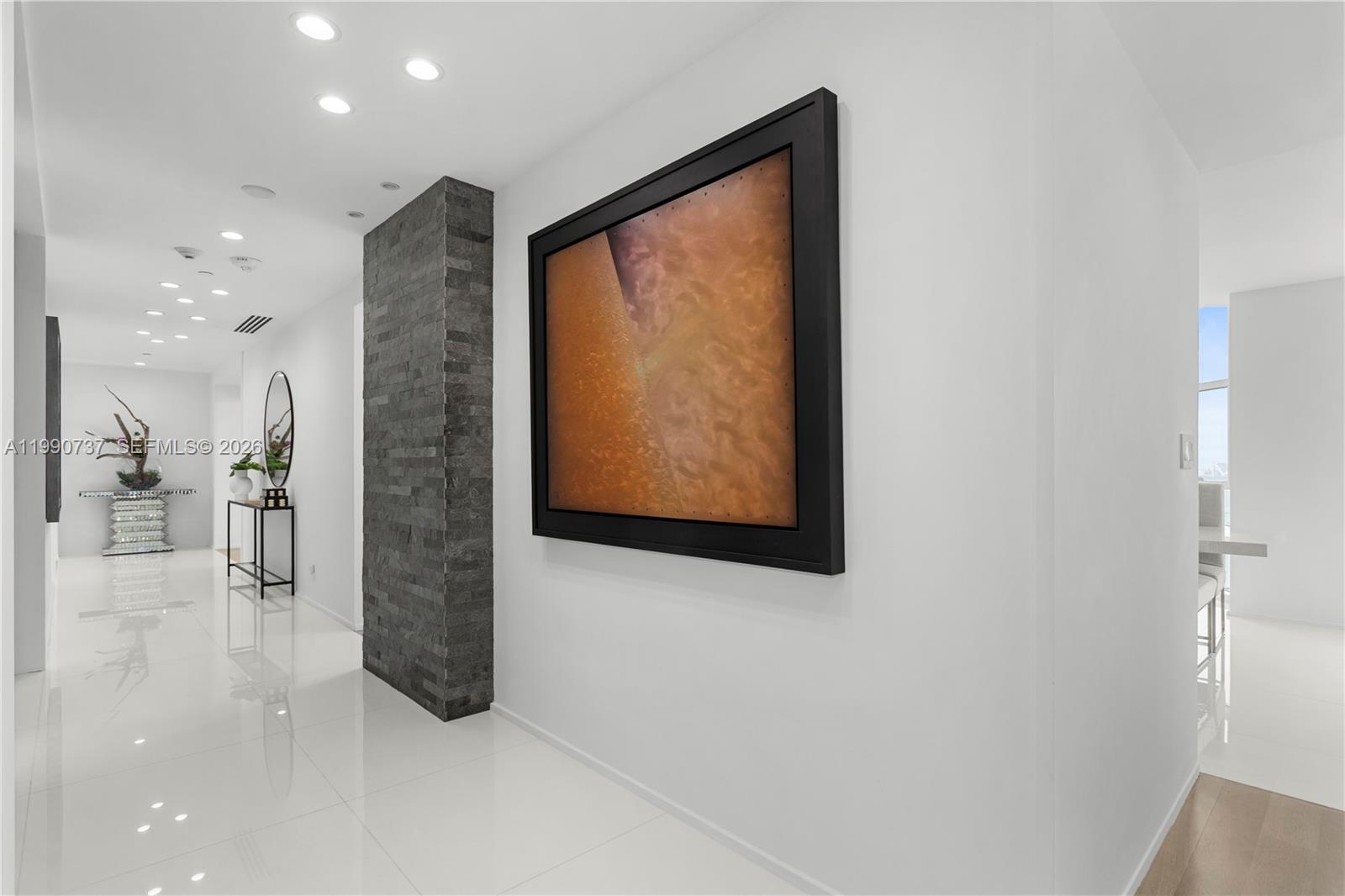 300 S Pointe Dr #3405 Miami Beach, FL 33139