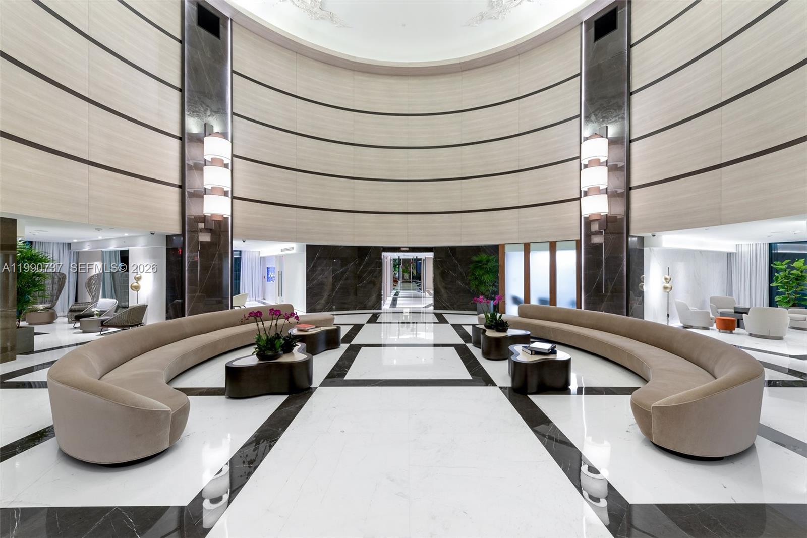 300 S Pointe Dr #3405 Miami Beach, FL 33139