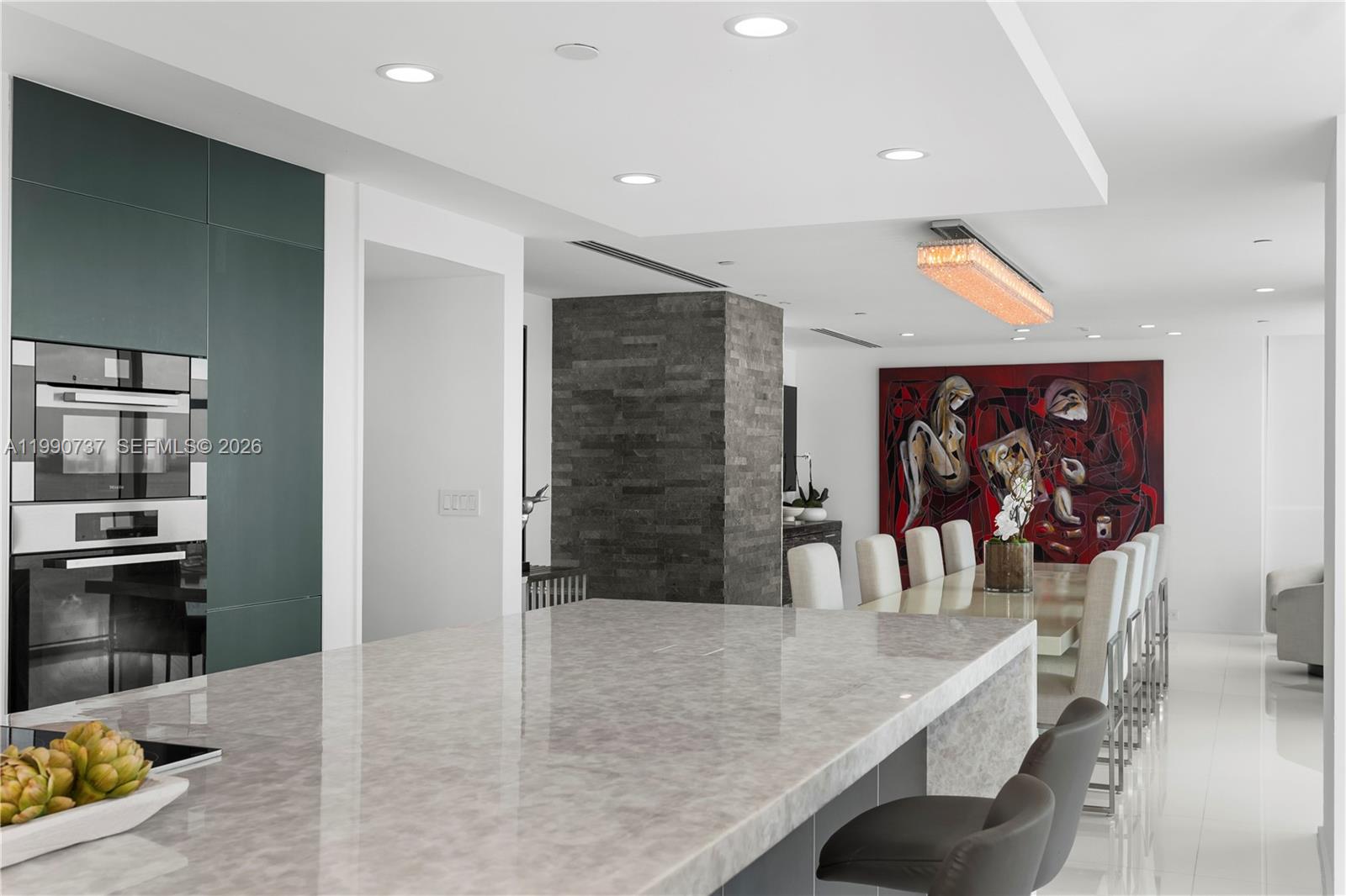 300 S Pointe Dr #3405 Miami Beach, FL 33139