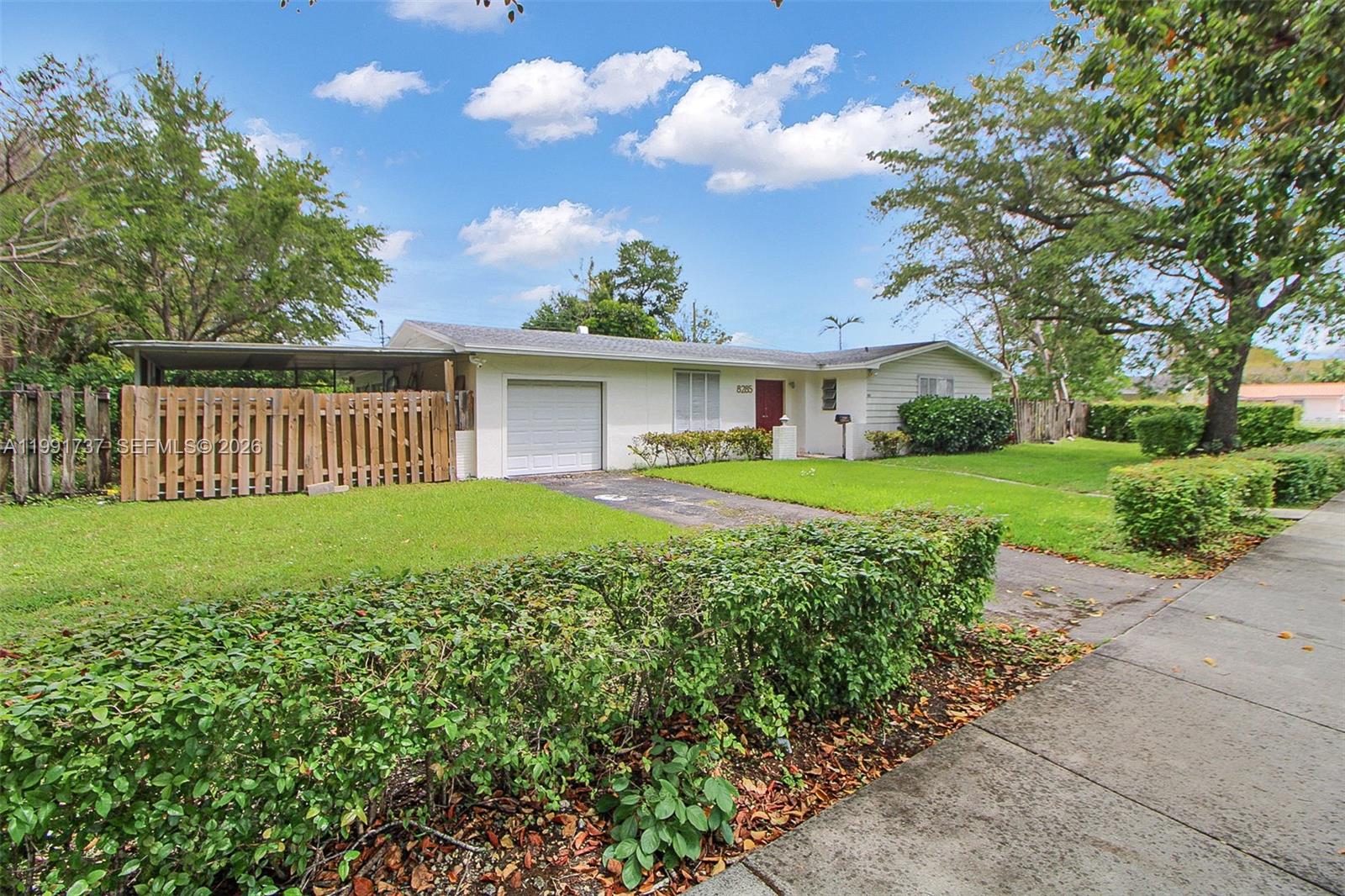 8285 SW 104th St Miami, FL 33156