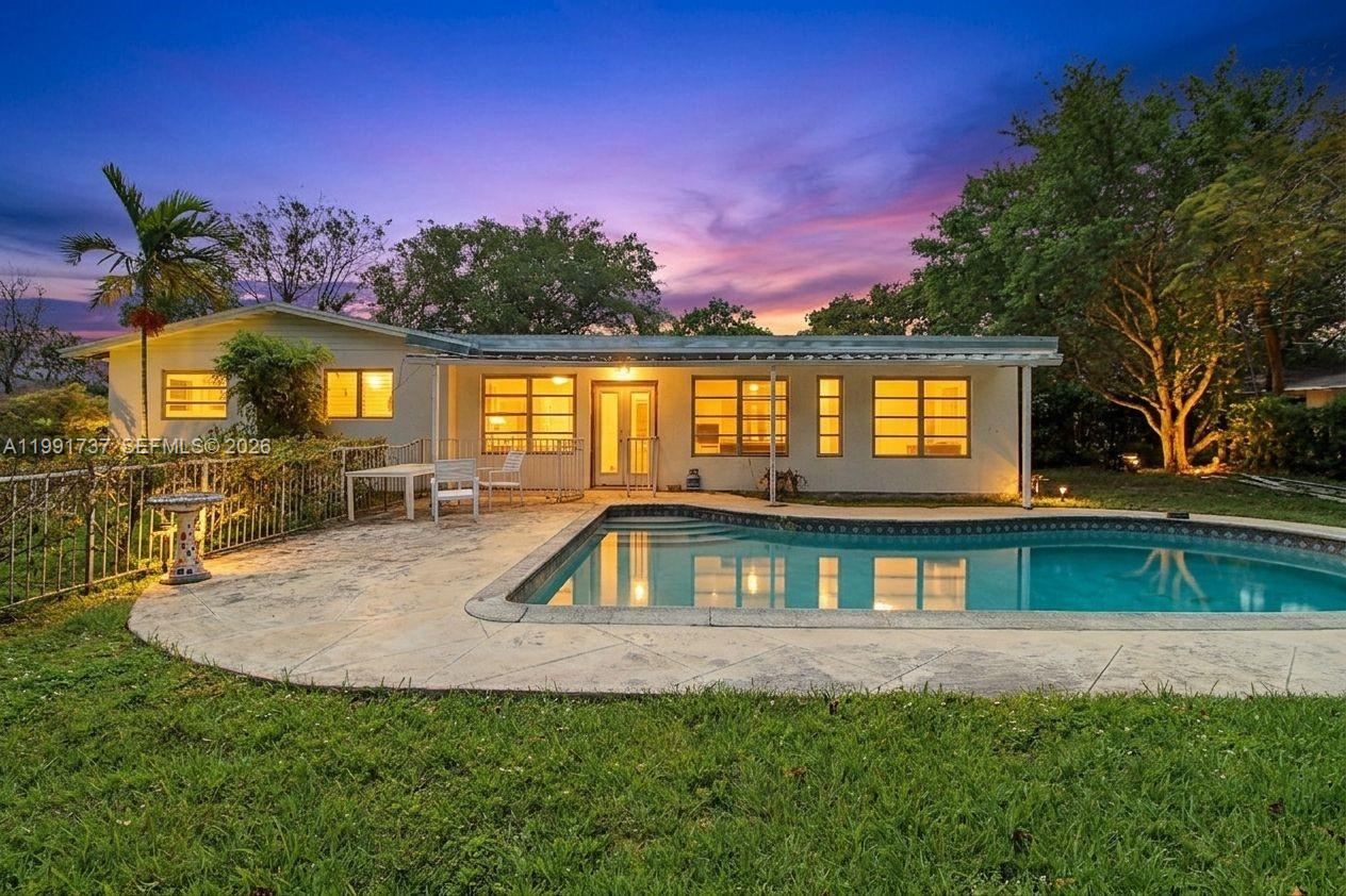 8285 SW 104th St Miami, FL 33156