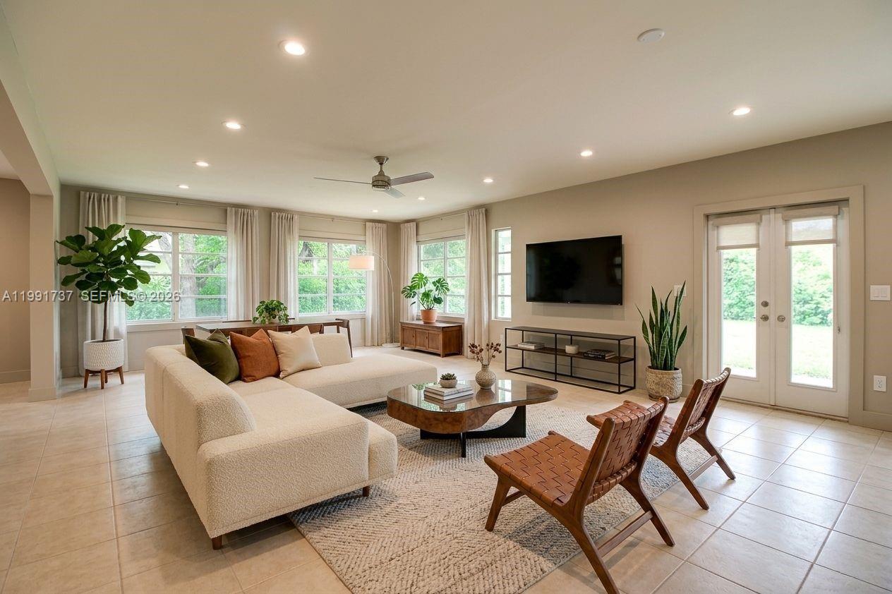 8285 SW 104th St Miami, FL 33156