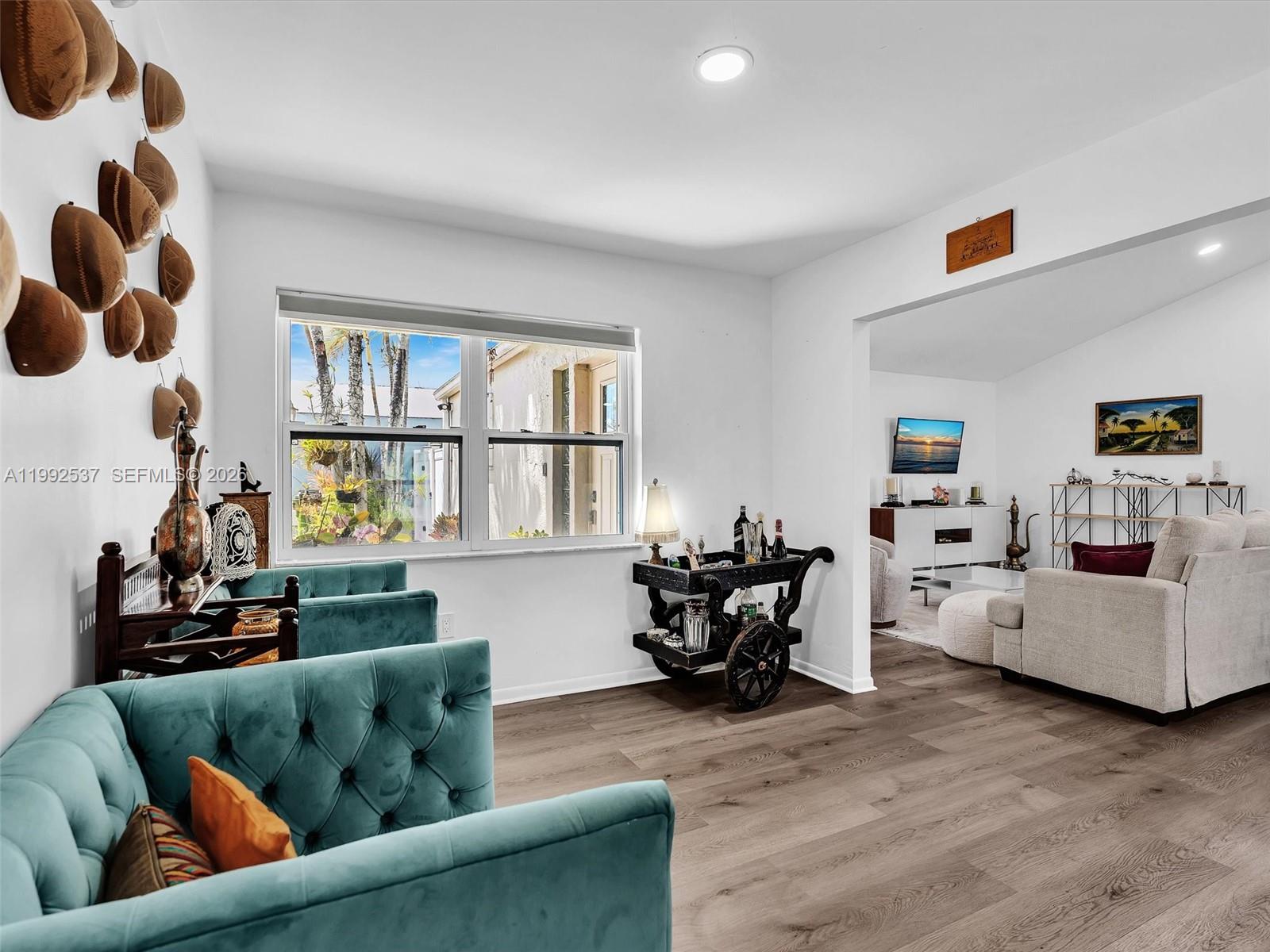 371 NW 101st Ter Pembroke Pines, FL 33026