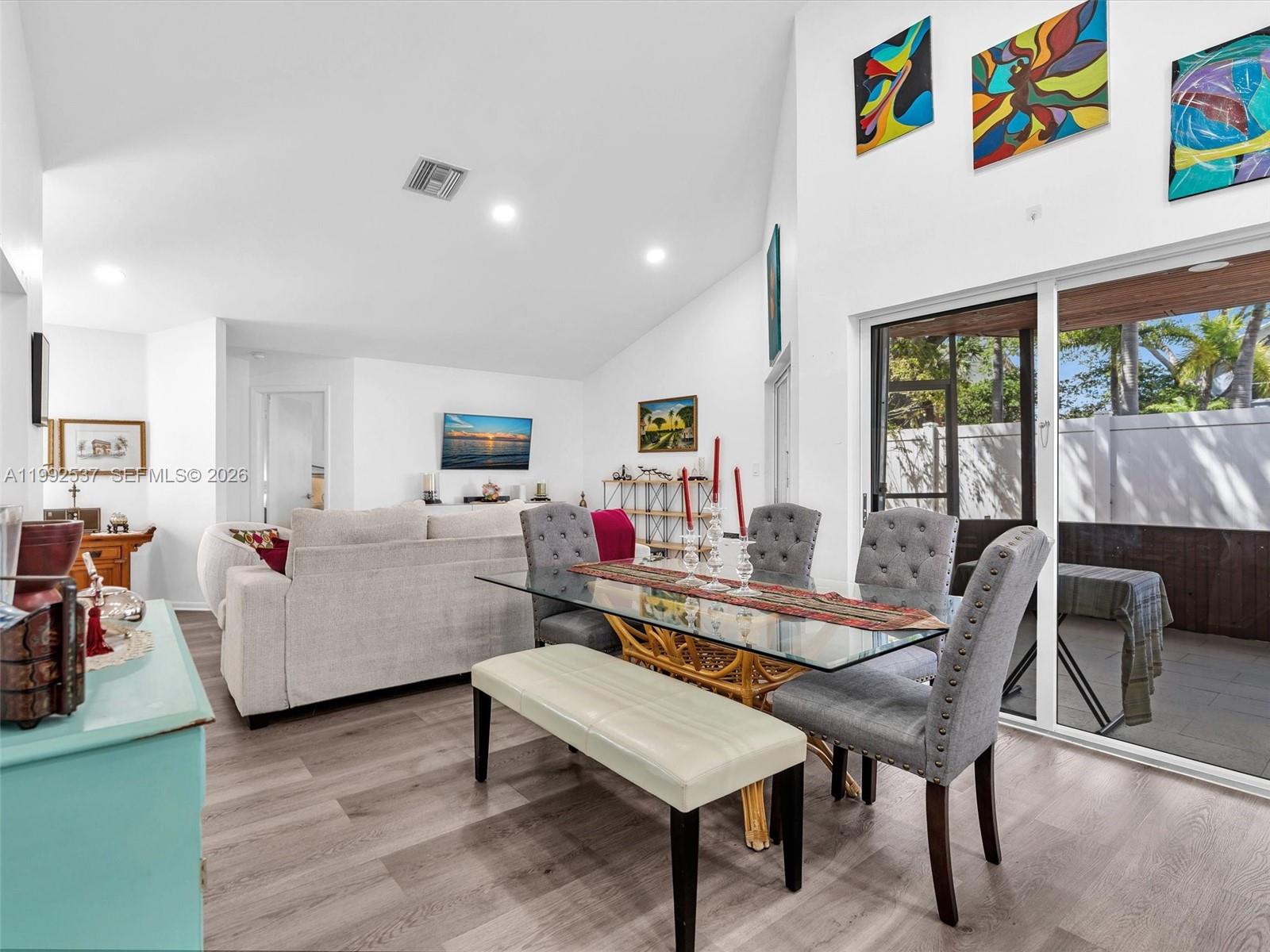 371 NW 101st Ter Pembroke Pines, FL 33026