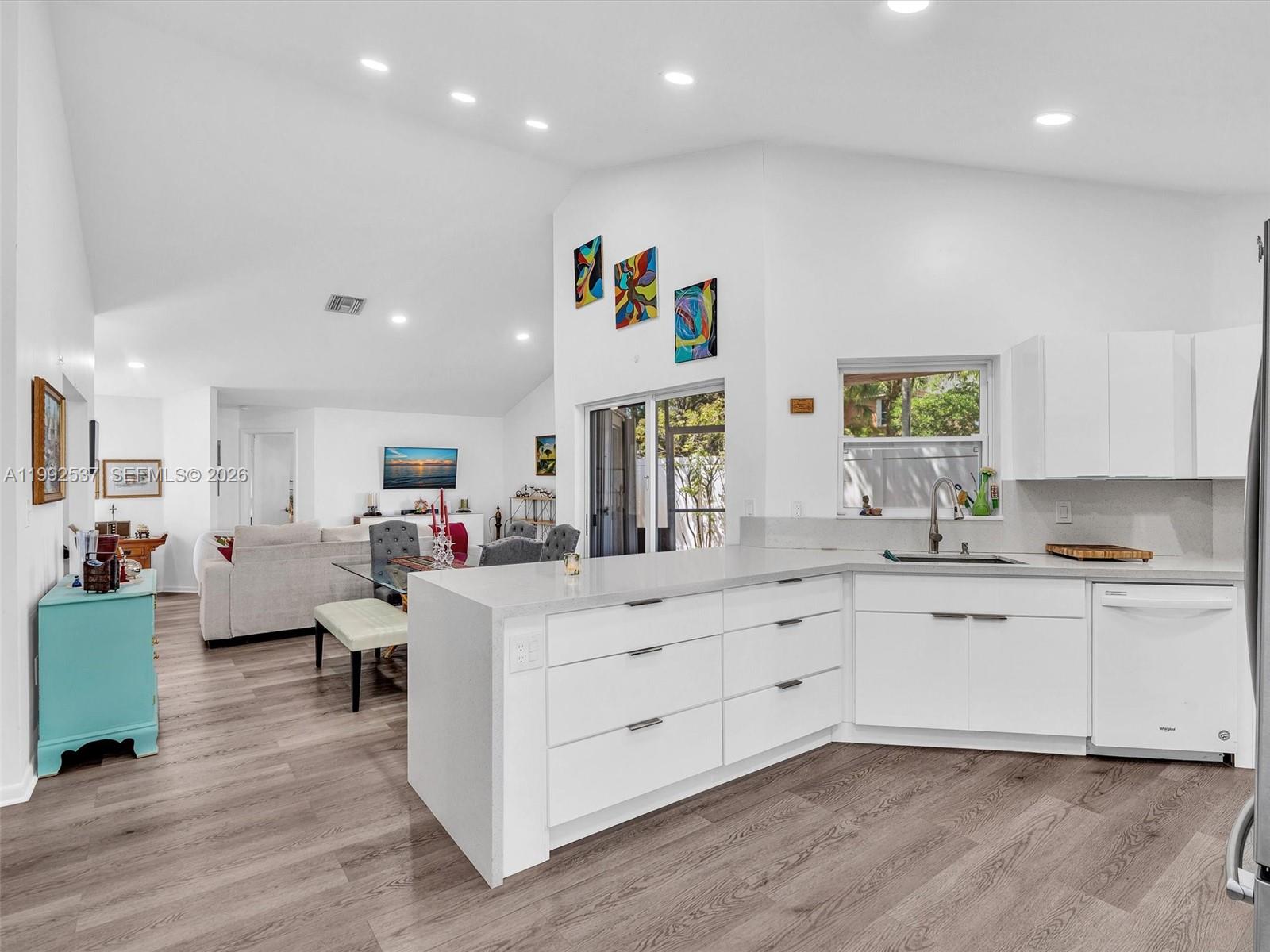 371 NW 101st Ter Pembroke Pines, FL 33026