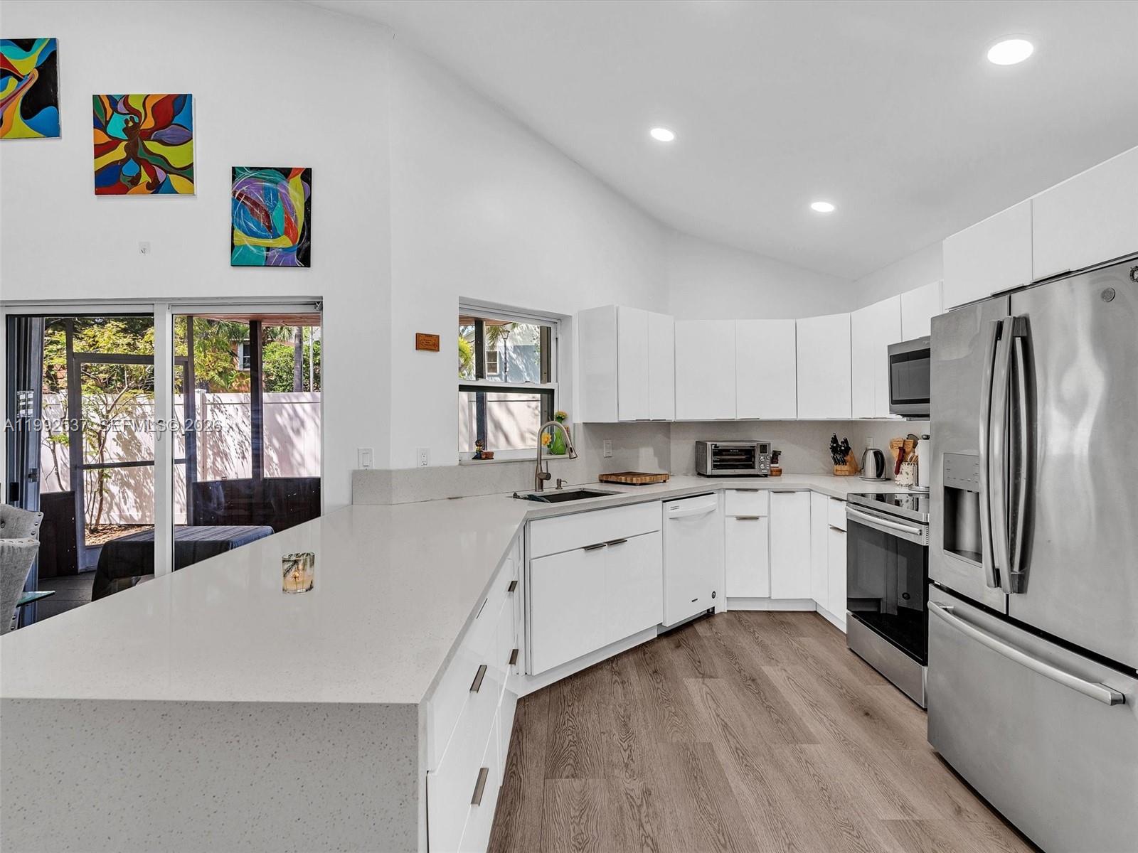 371 NW 101st Ter Pembroke Pines, FL 33026