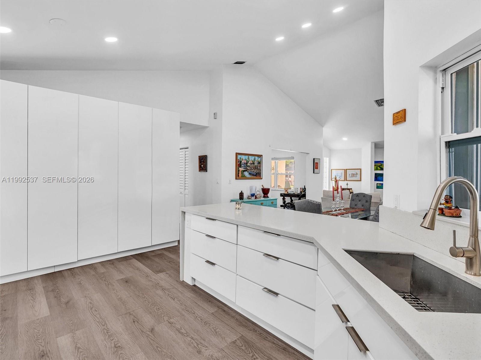 371 NW 101st Ter Pembroke Pines, FL 33026