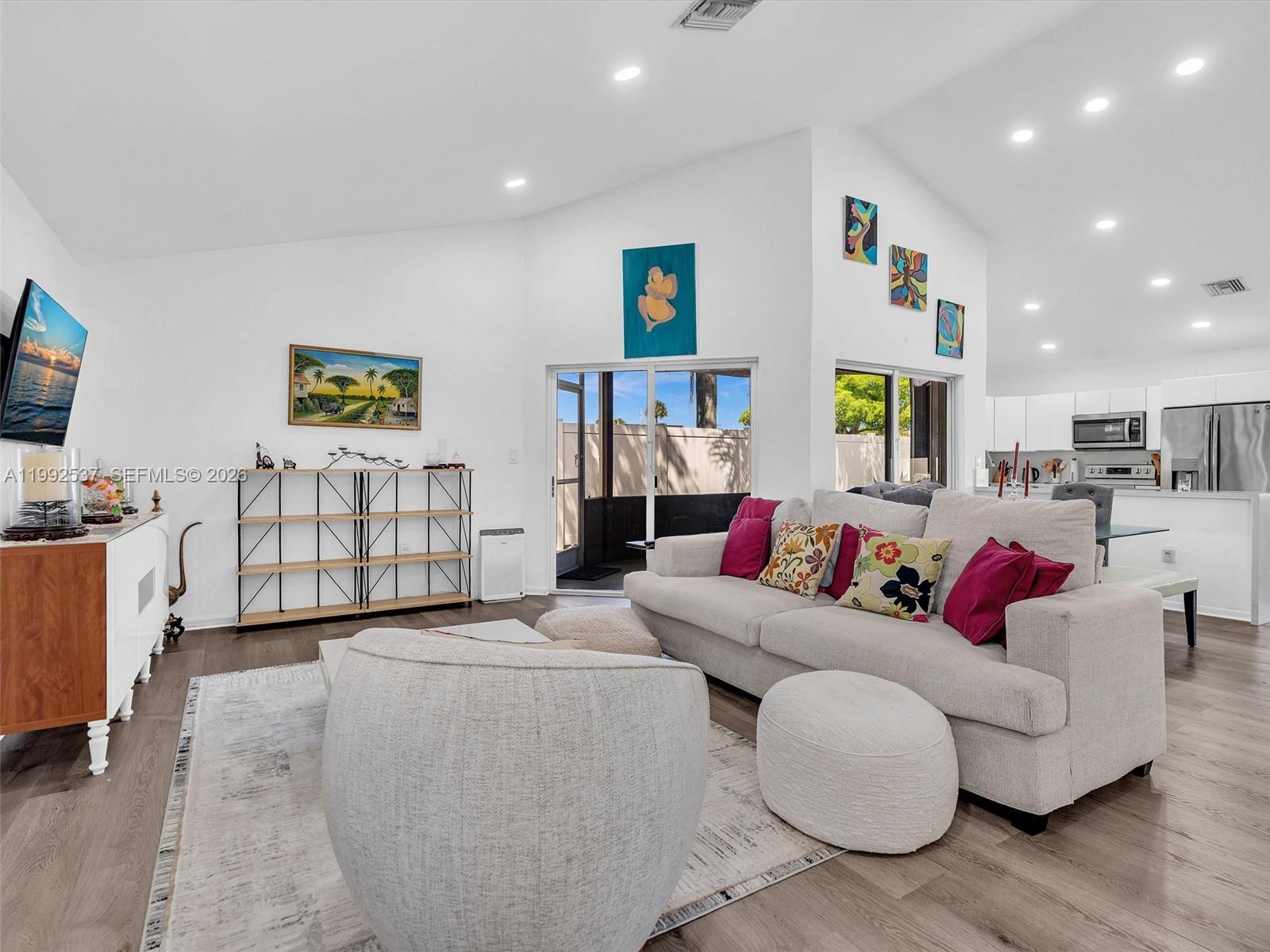 371 NW 101st Ter Pembroke Pines, FL 33026