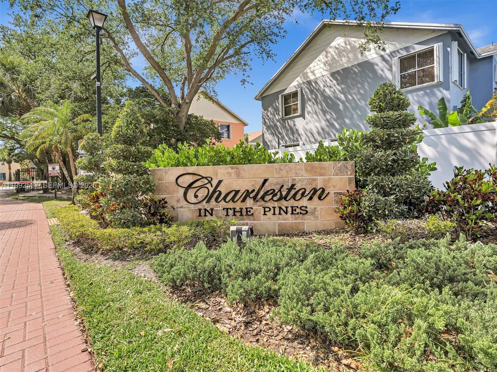 371 NW 101st Ter Pembroke Pines, FL 33026