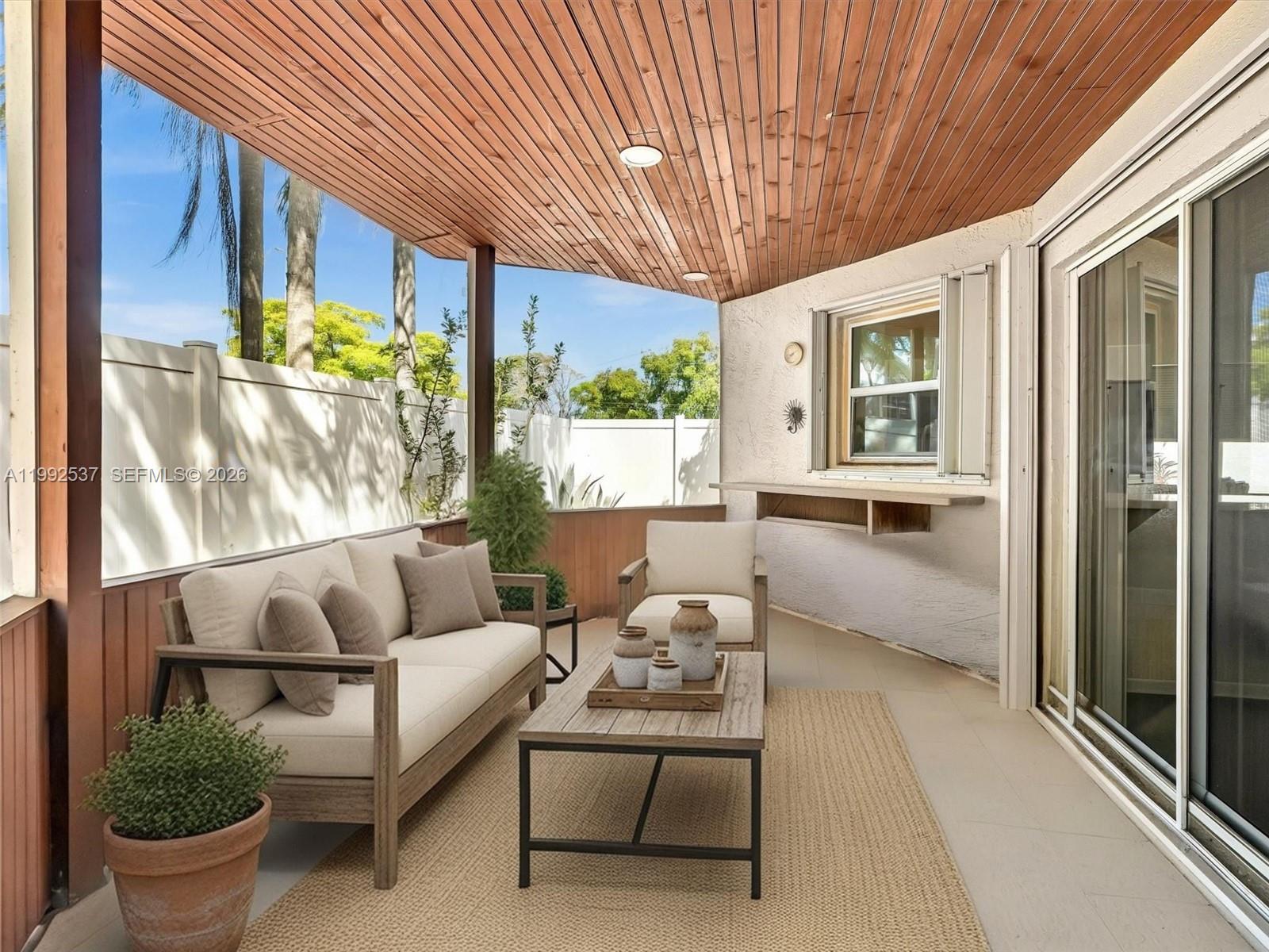 371 NW 101st Ter Pembroke Pines, FL 33026