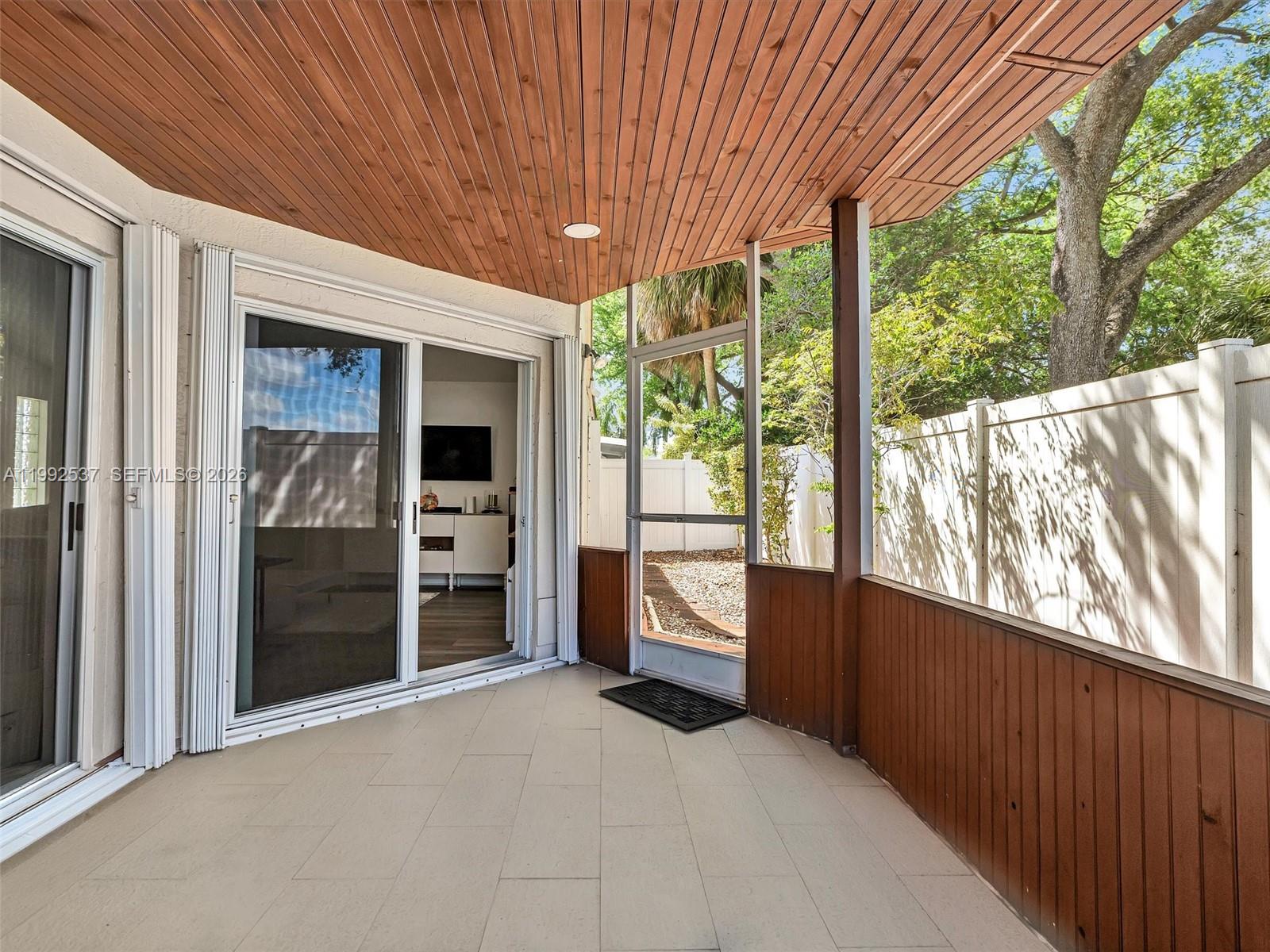 371 NW 101st Ter Pembroke Pines, FL 33026