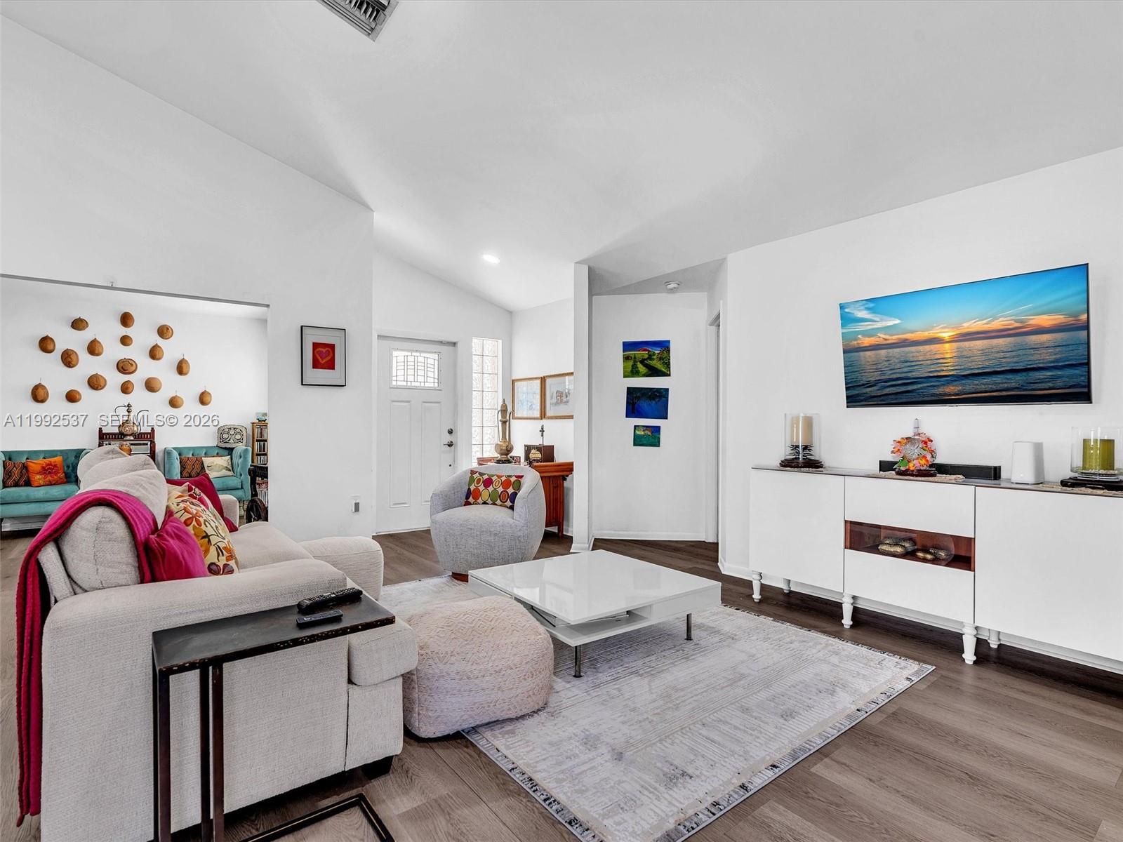 371 NW 101st Ter Pembroke Pines, FL 33026