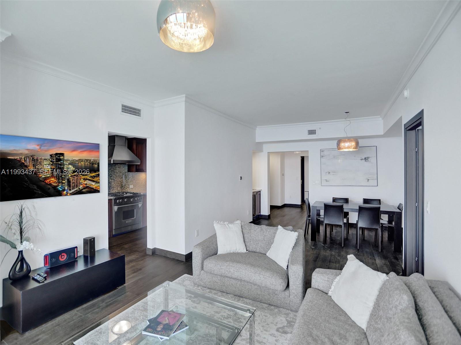 image Acqualina Residences14