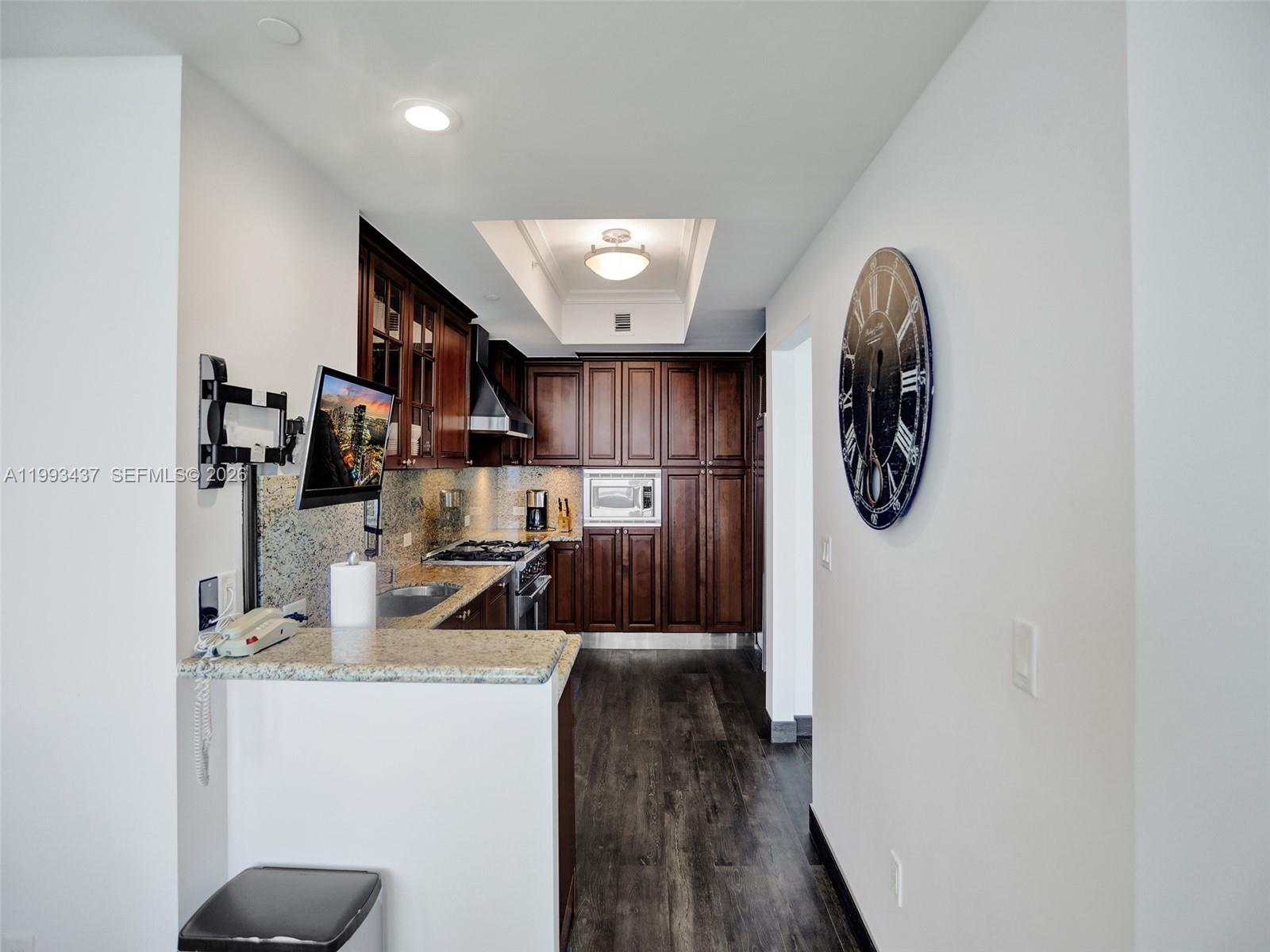 image Acqualina Residences19