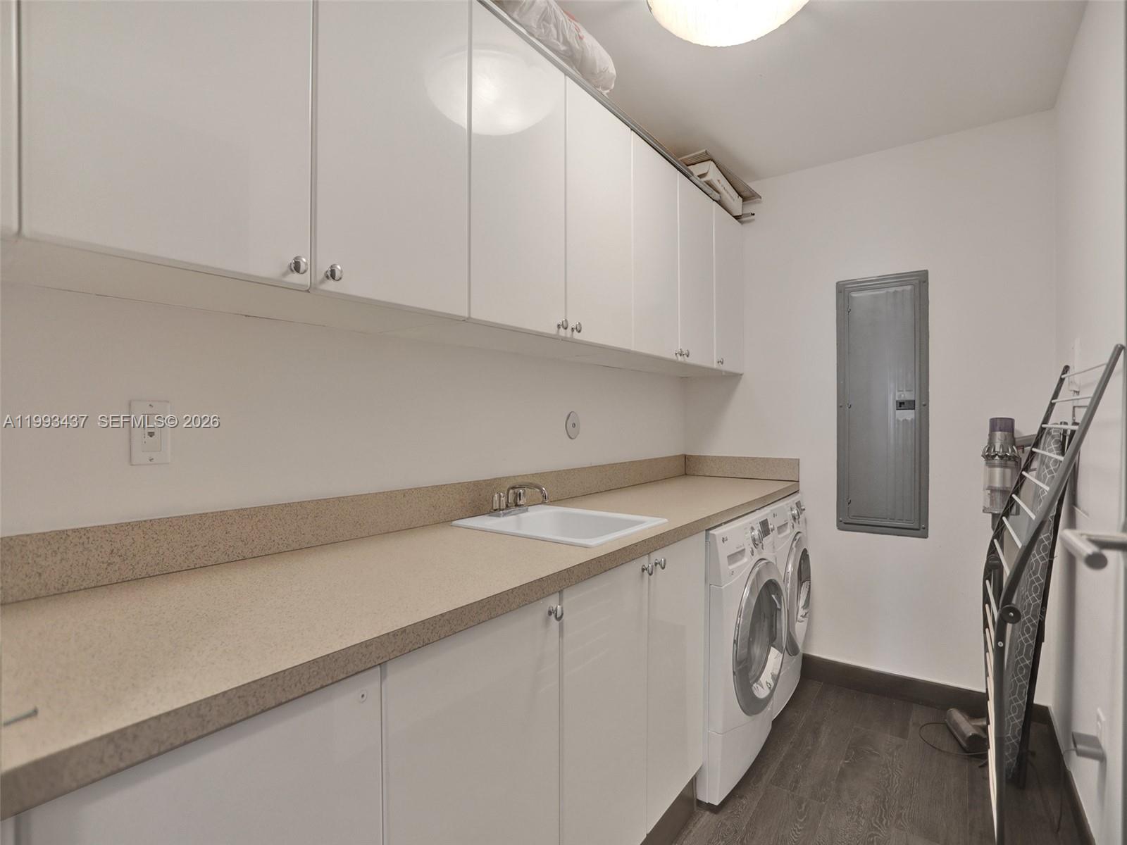 image Acqualina Residences30