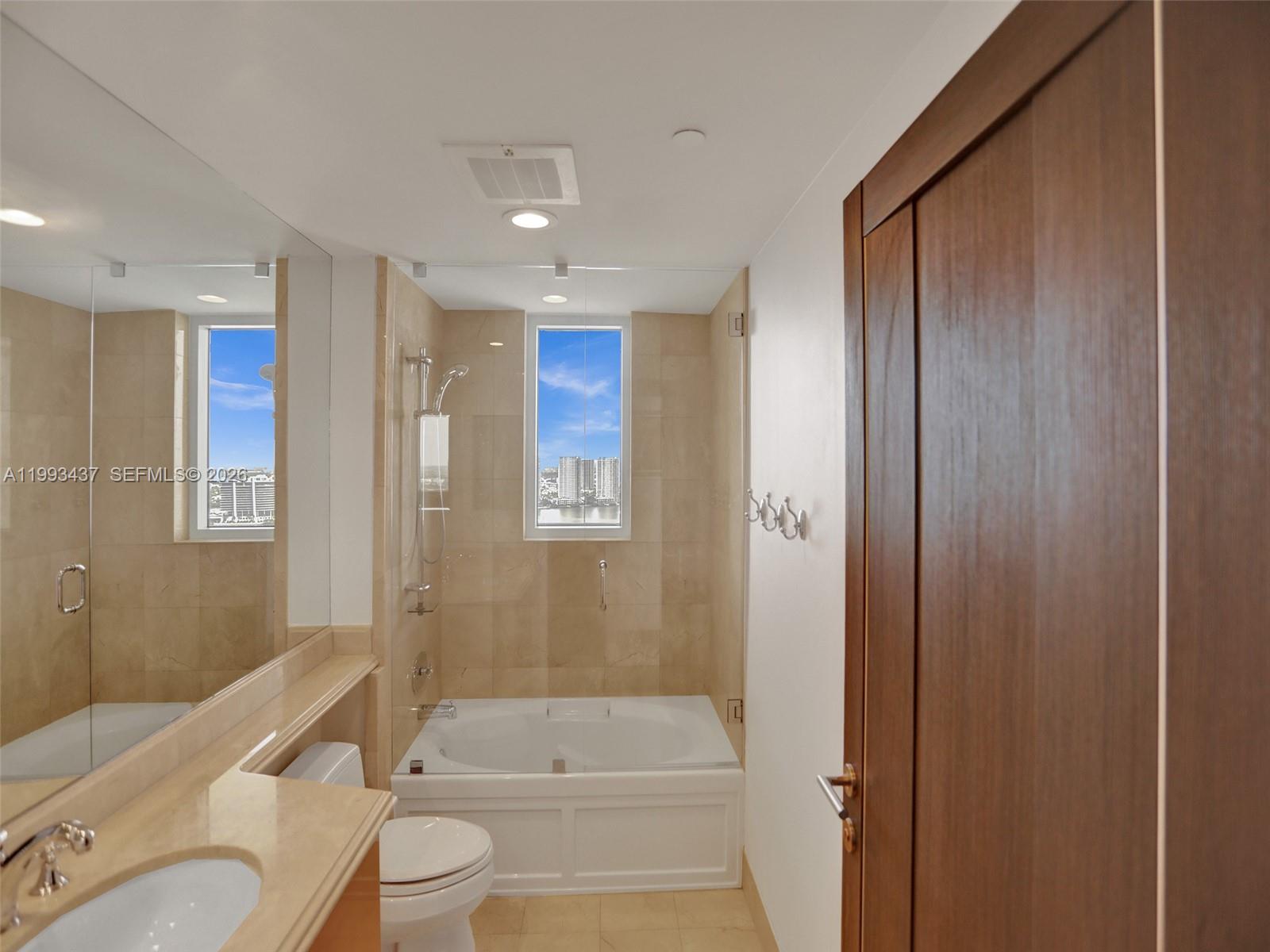 image Acqualina Residences32