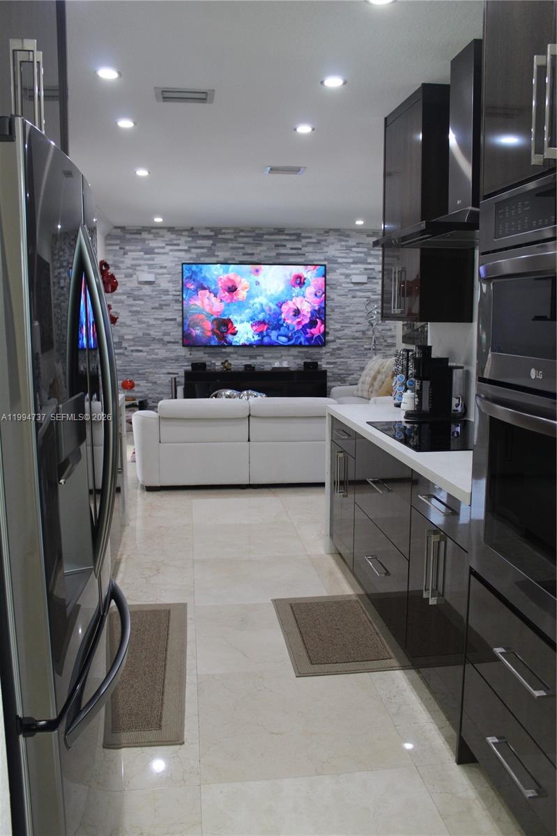 15580 SW 176th Ter Miami, FL 33187