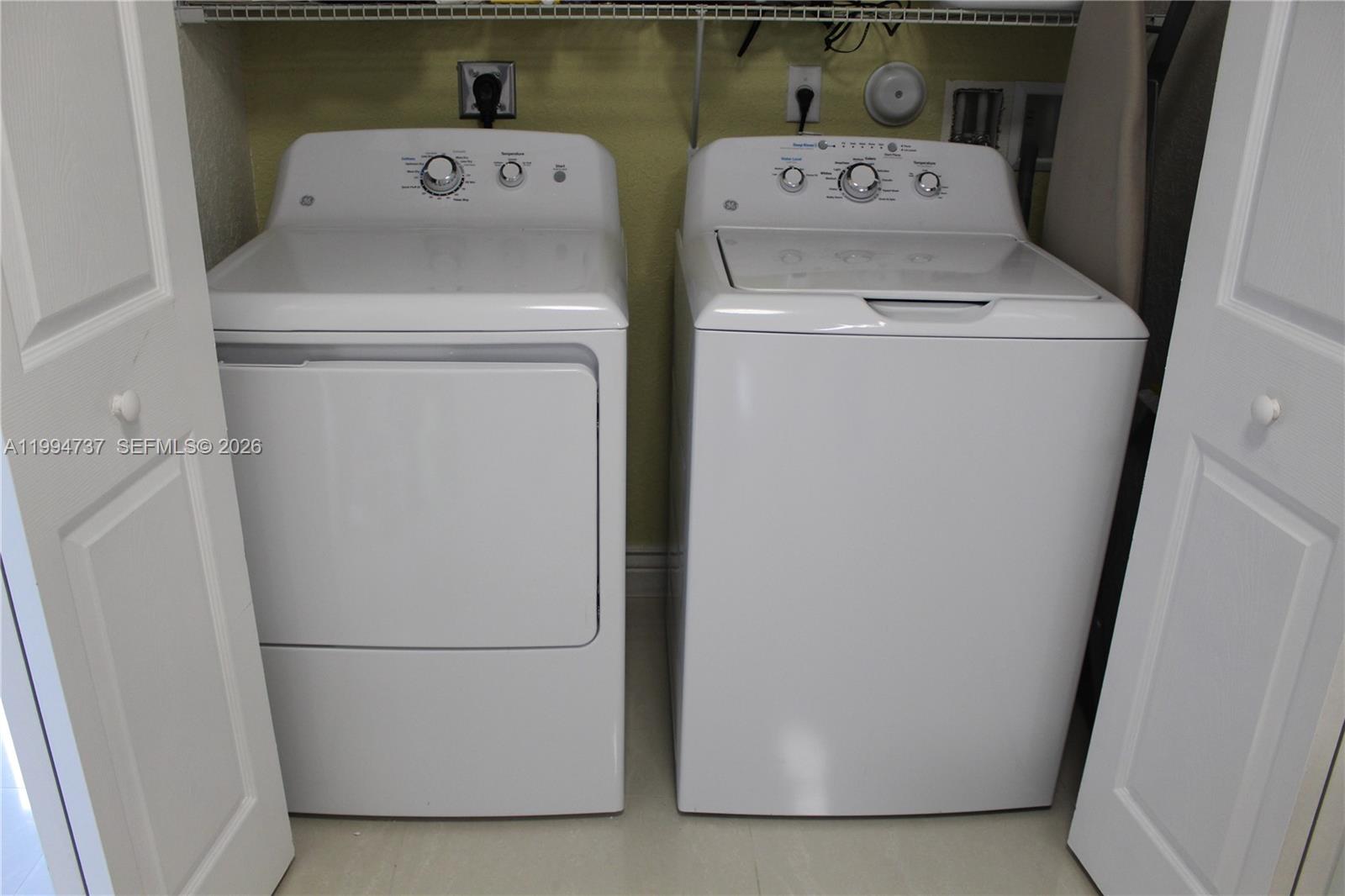 15580 SW 176th Ter Miami, FL 33187