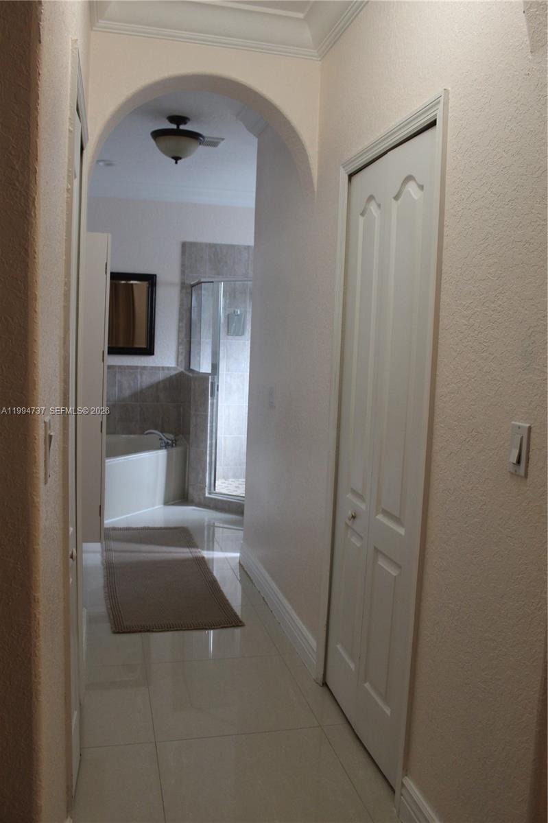 15580 SW 176th Ter Miami, FL 33187