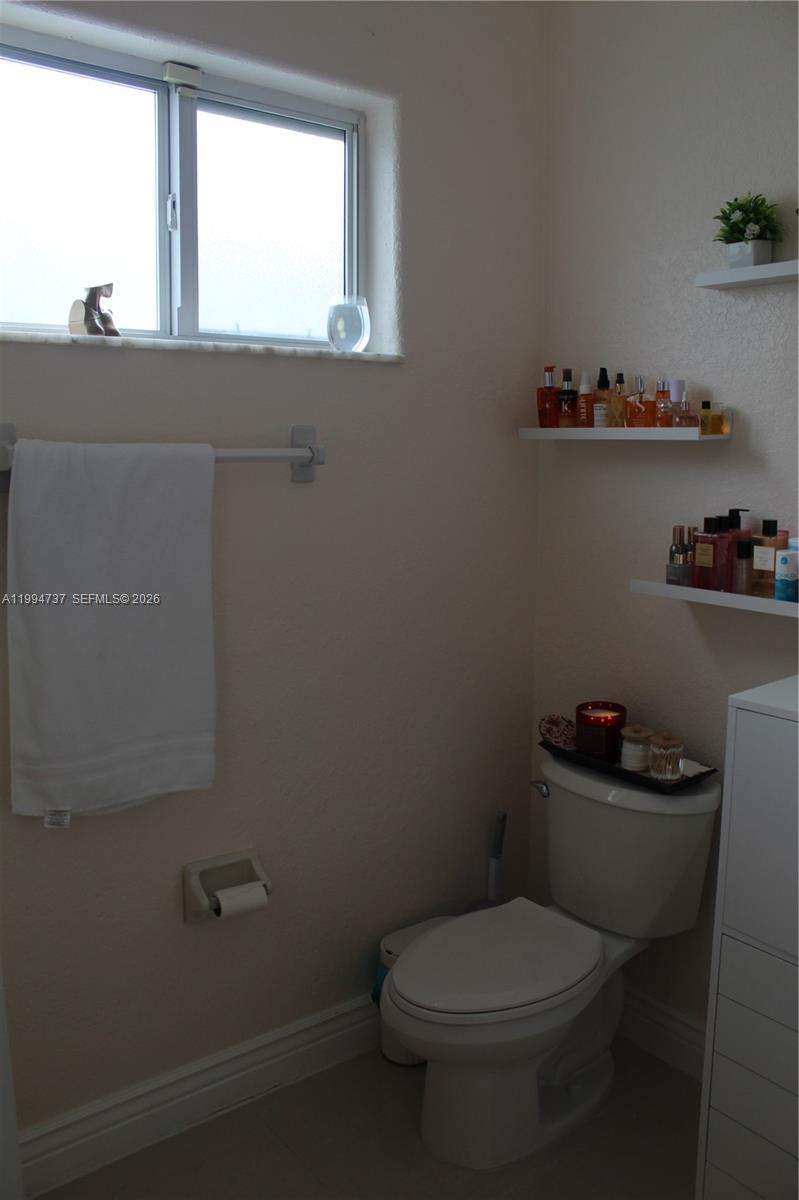 15580 SW 176th Ter Miami, FL 33187