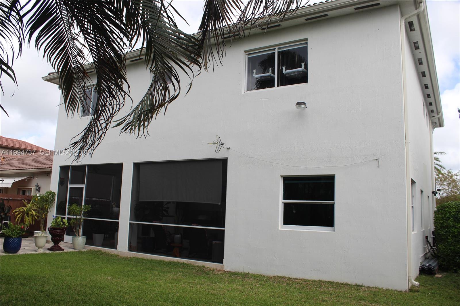 15580 SW 176th Ter Miami, FL 33187