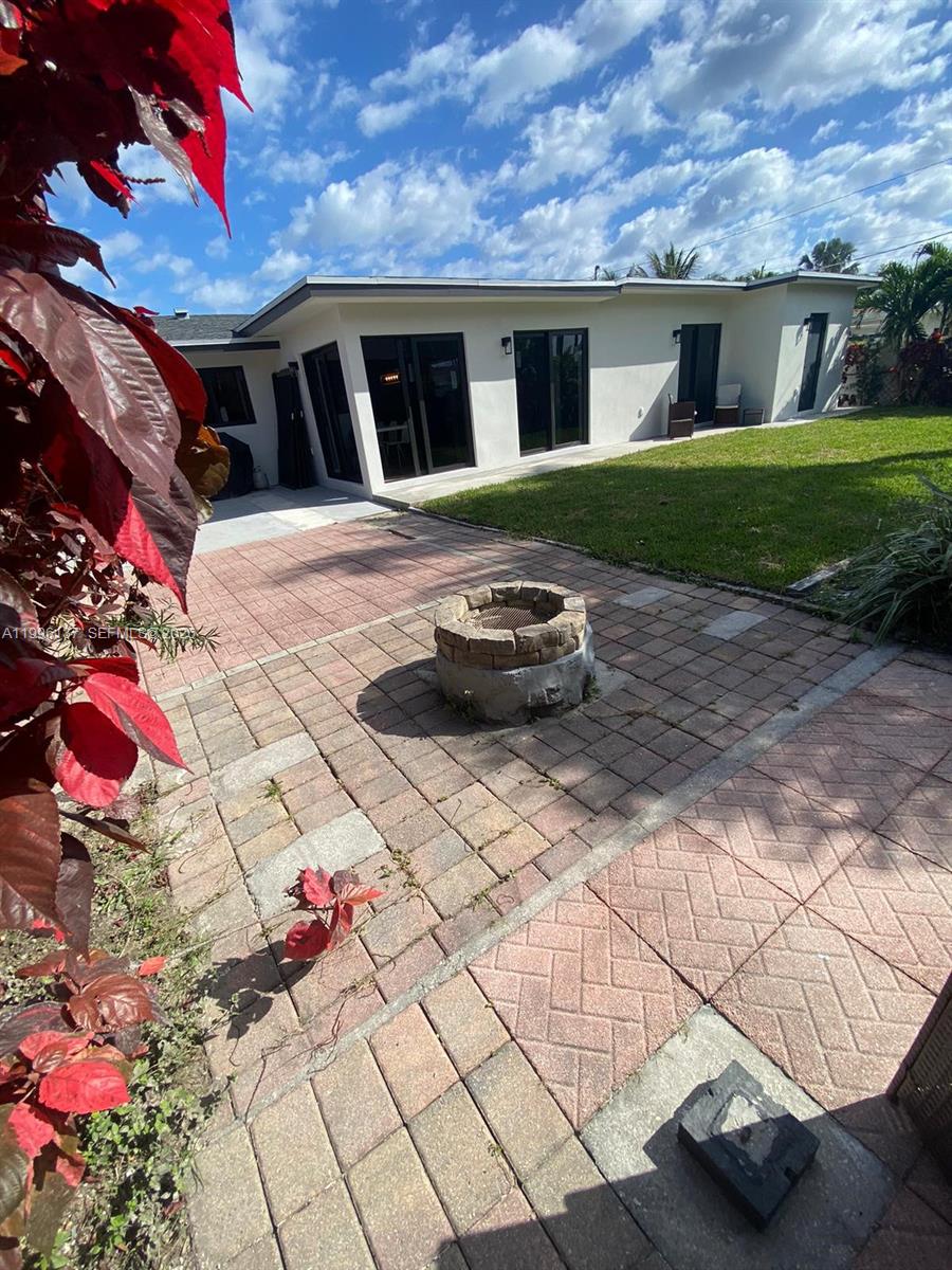 234 Avalon Ave Lauderdale By The Sea, FL 33308