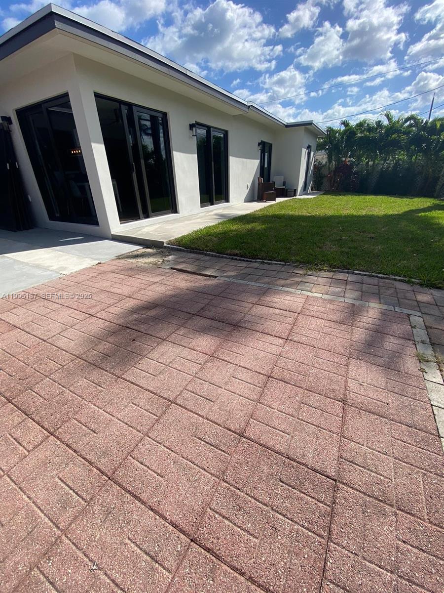 234 Avalon Ave Lauderdale By The Sea, FL 33308