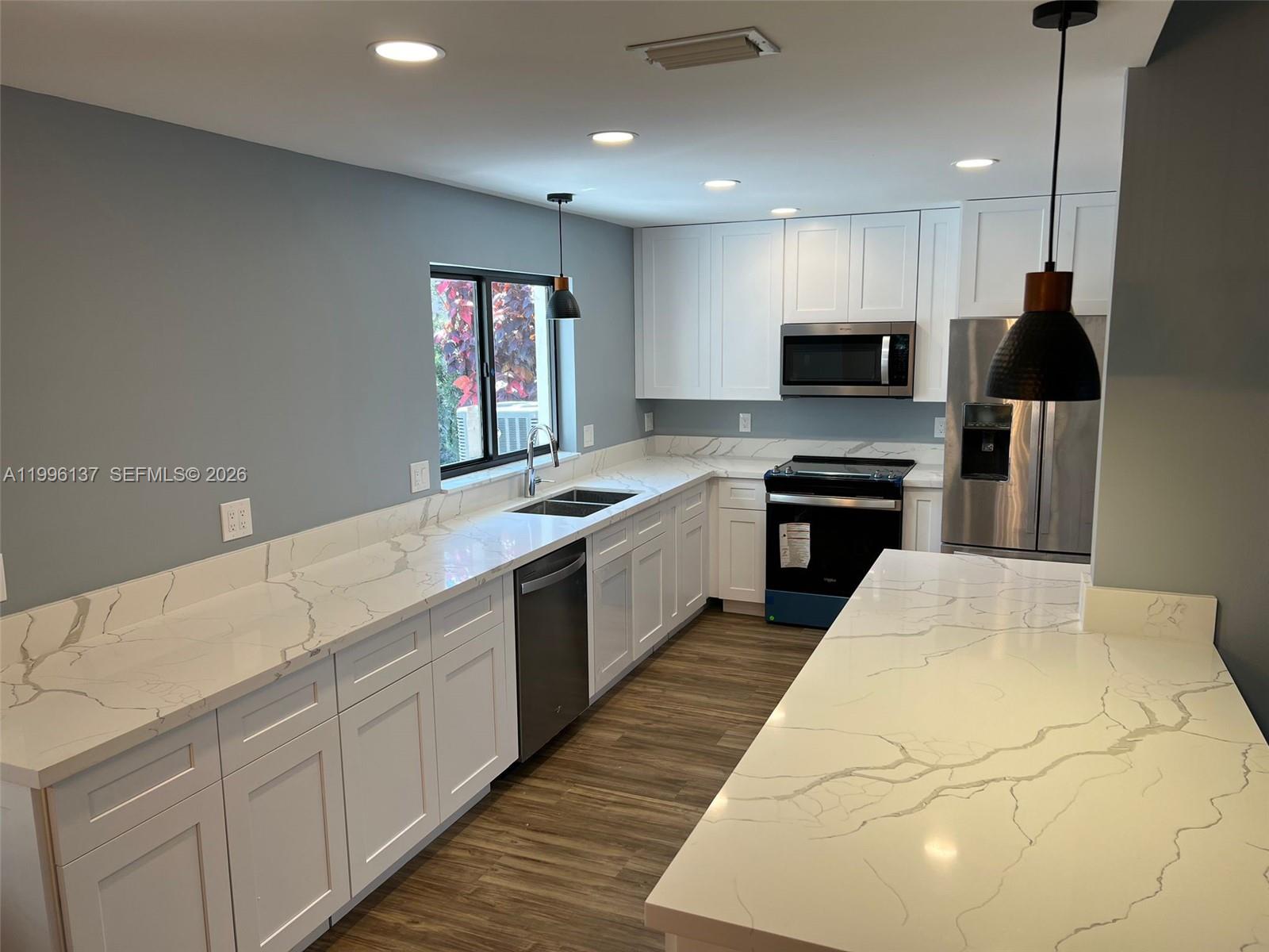 234 Avalon Ave Lauderdale By The Sea, FL 33308