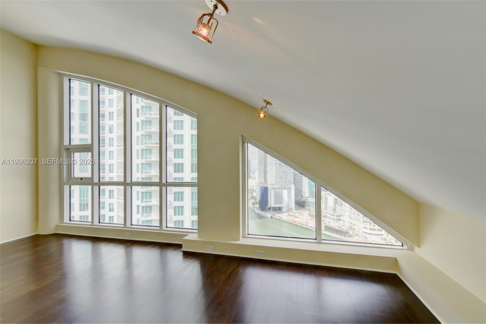 888 Brickell Key Dr #PH2802 Miami, FL 33131