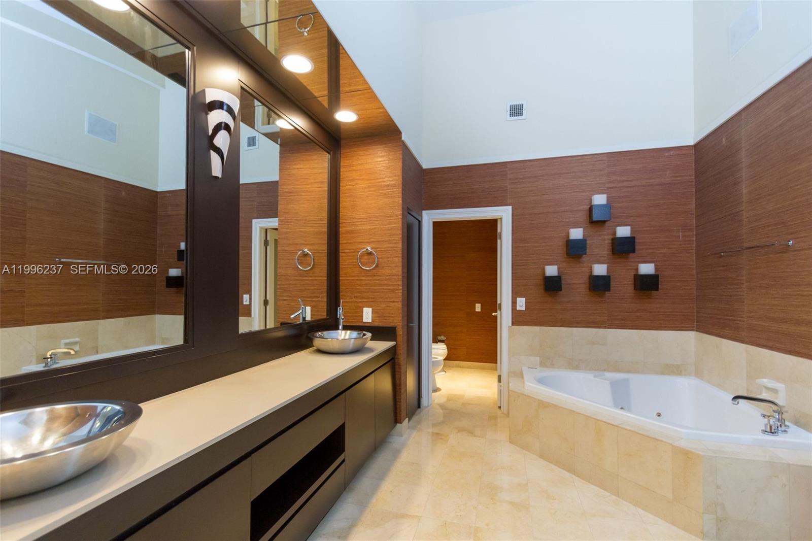 888 Brickell Key Dr #PH2802 Miami, FL 33131