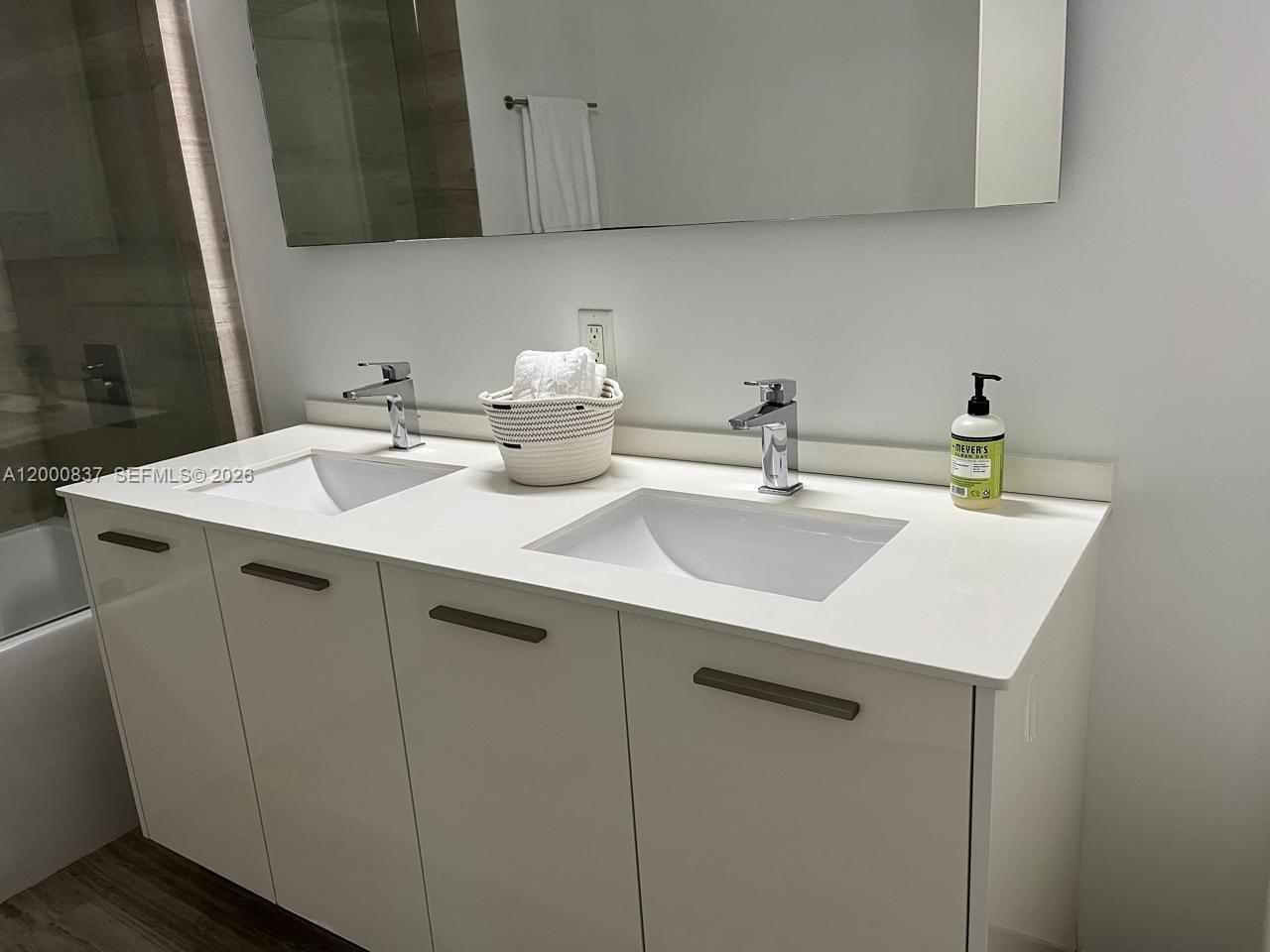 image Brickell House4