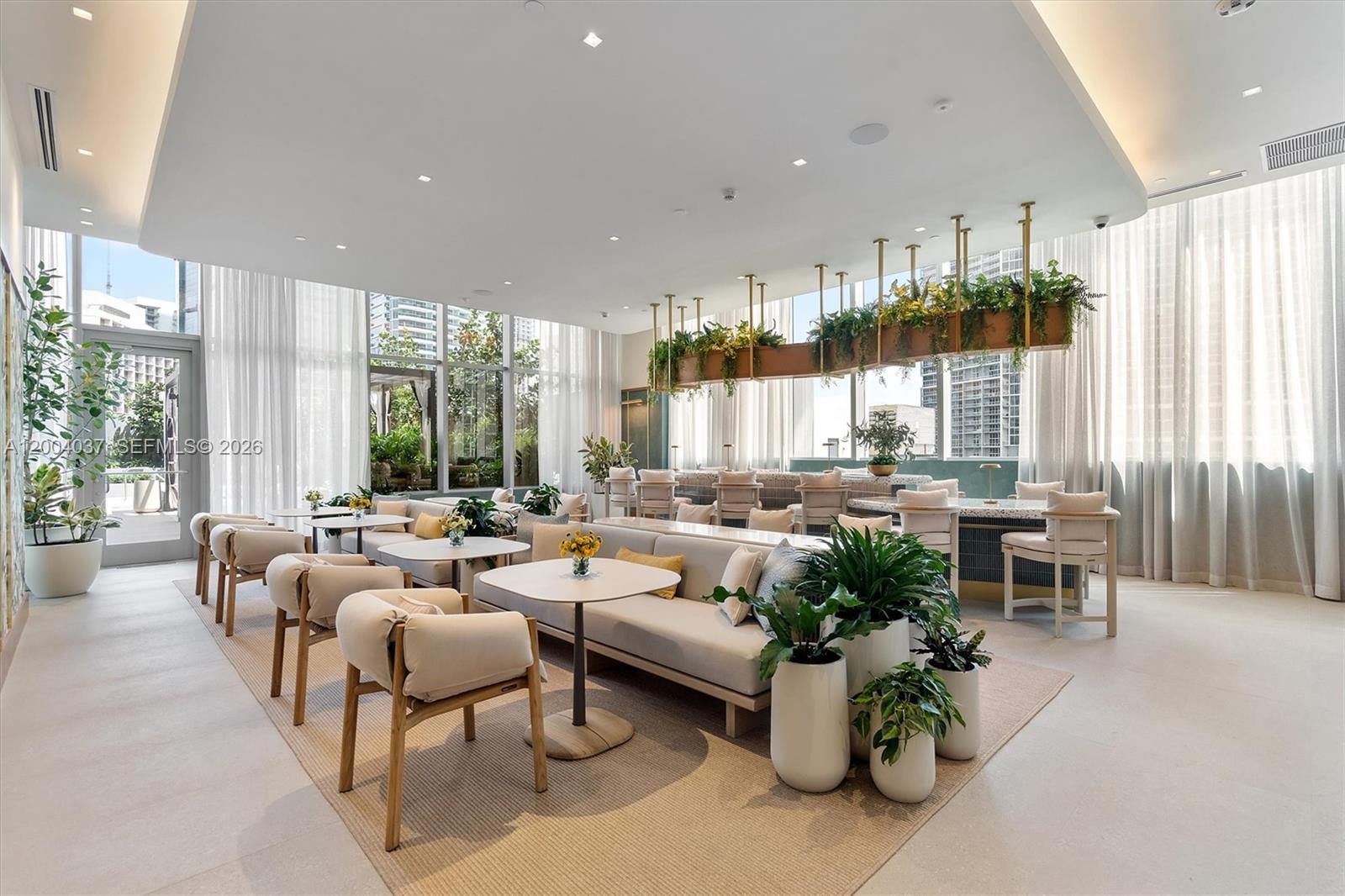 77 SE 5th St #2614 Miami, FL 33131