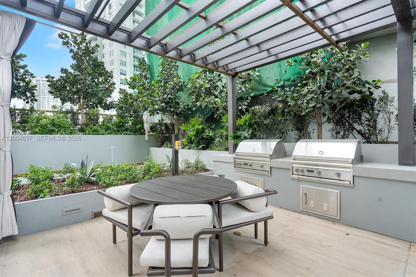 77 SE 5th St #2614 Miami, FL 33131