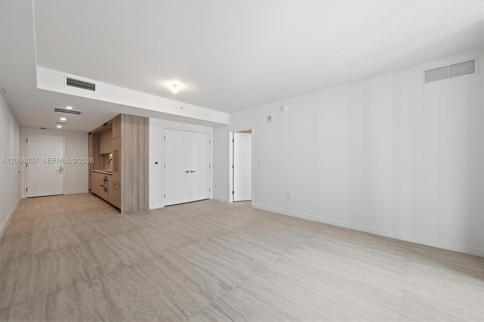 77 SE 5th St #2614 Miami, FL 33131