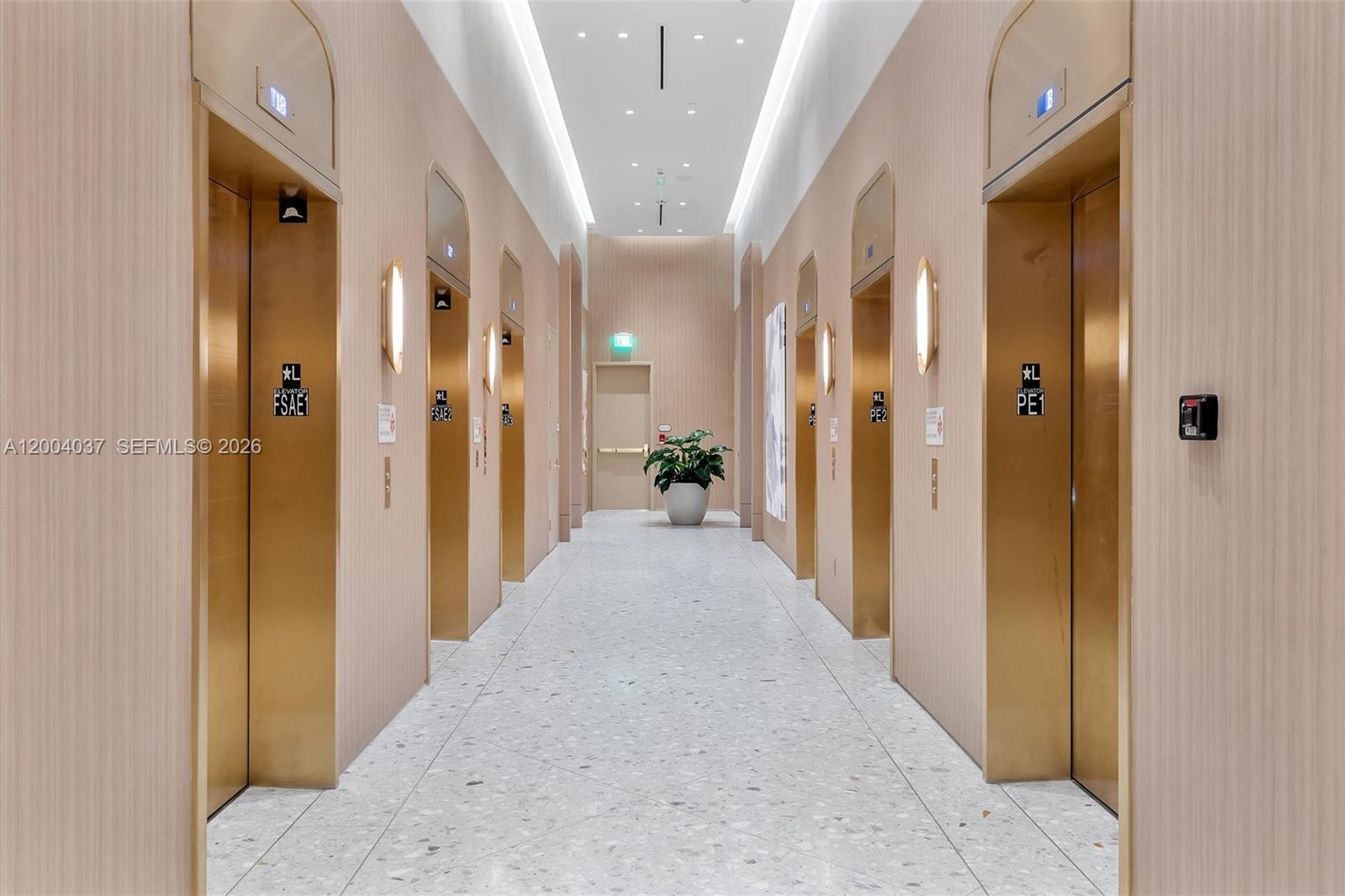 77 SE 5th St #2614 Miami, FL 33131