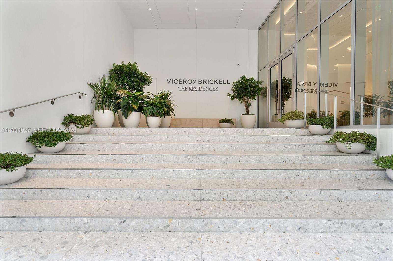 77 SE 5th St #2614 Miami, FL 33131