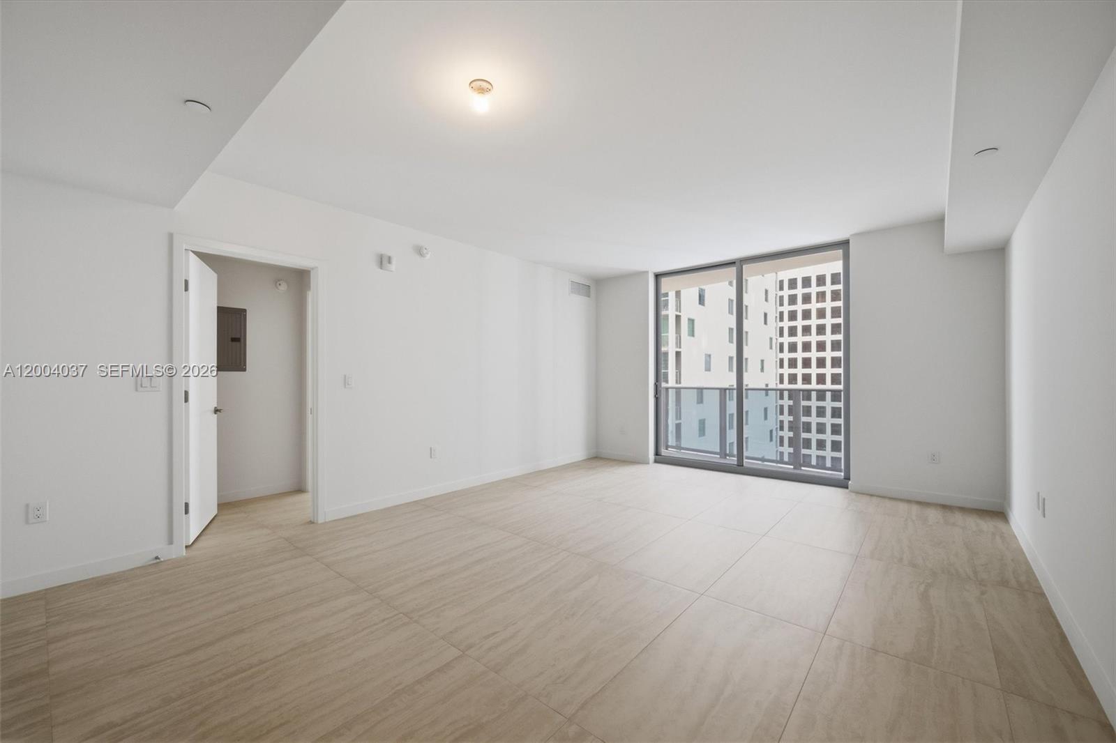 77 SE 5th St #2614 Miami, FL 33131