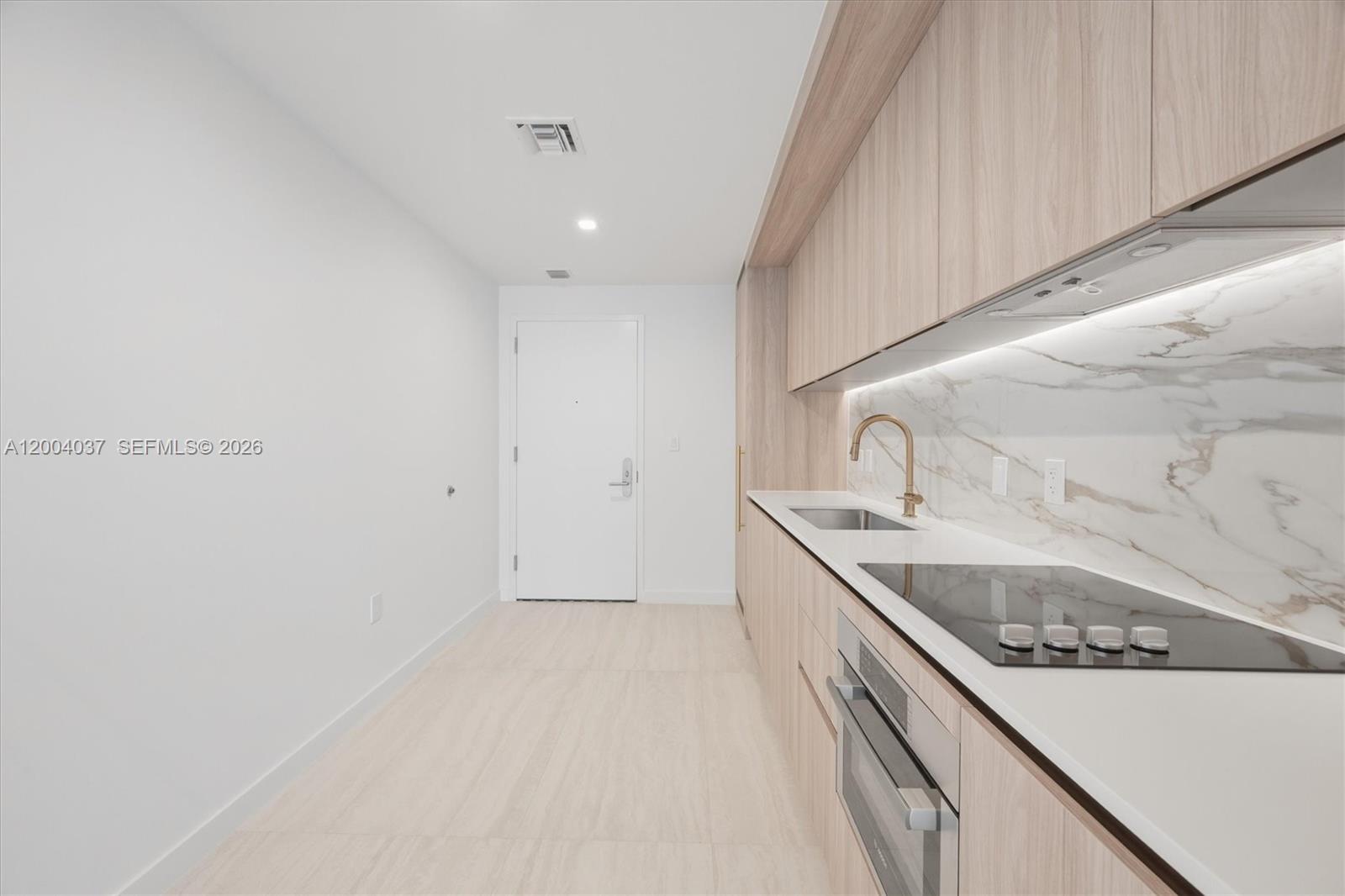 77 SE 5th St #2614 Miami, FL 33131