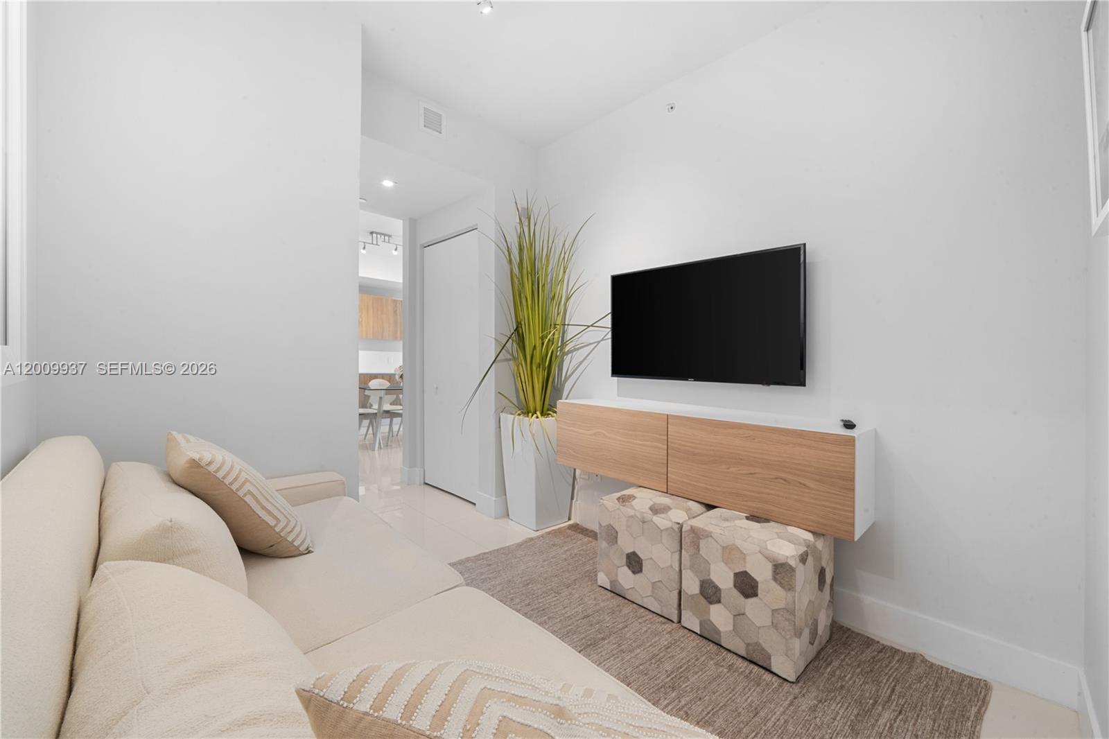 2960 NE 207th St #1003 Aventura, FL 33180