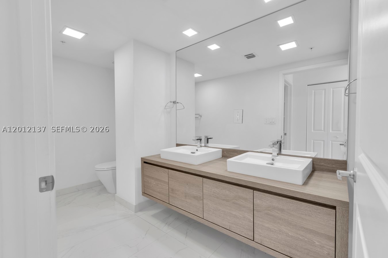 image 400 Sunny Isles32