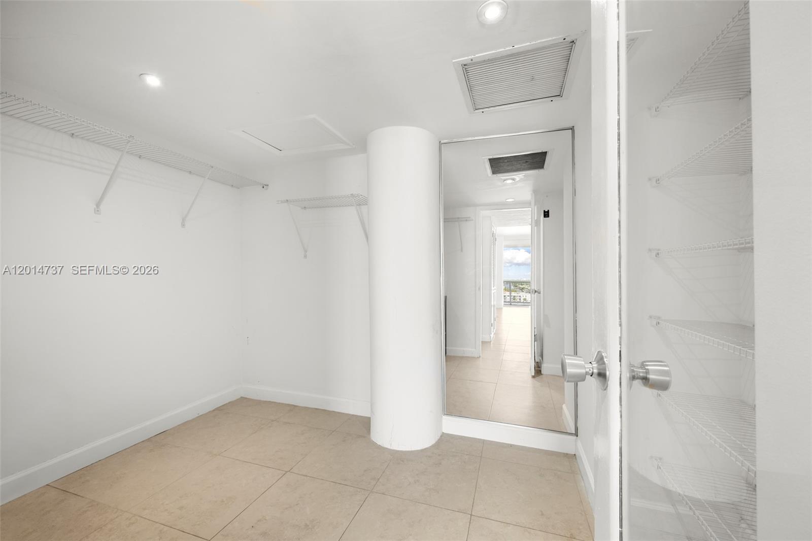 900 Bay Dr #1005 + Dock DS14 Miami Beach, FL 33141
