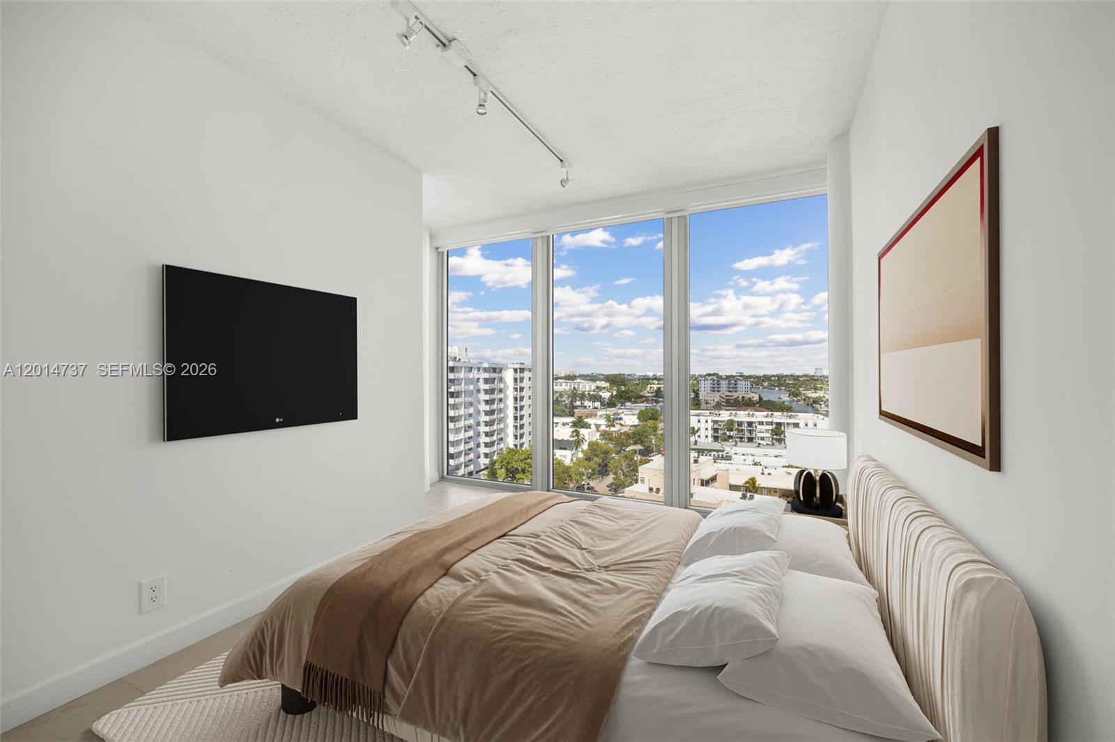 900 Bay Dr #1005 + Dock DS14 Miami Beach, FL 33141