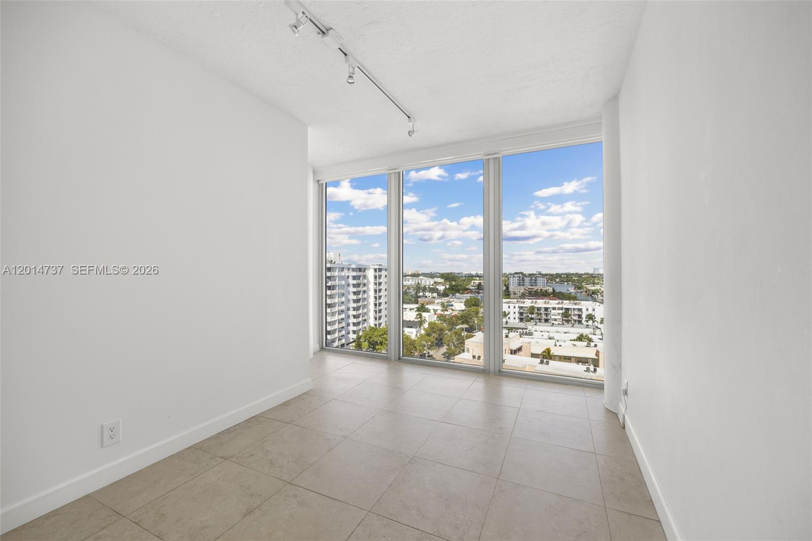 900 Bay Dr #1005 + Dock DS14 Miami Beach, FL 33141