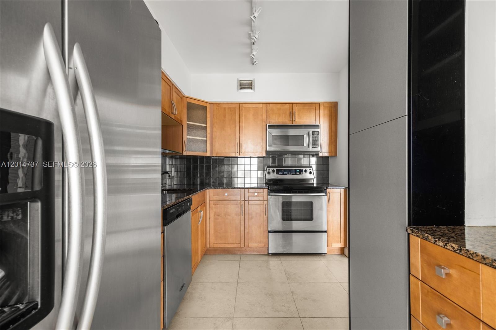 900 Bay Dr #1005 + Dock DS14 Miami Beach, FL 33141