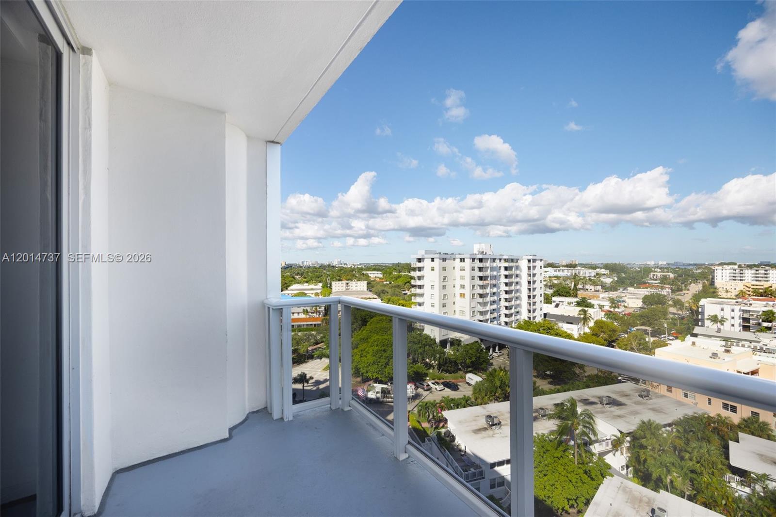 900 Bay Dr #1005 + Dock DS14 Miami Beach, FL 33141