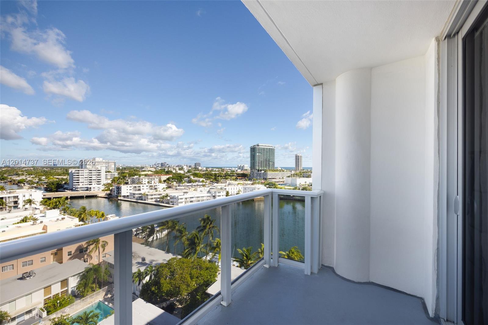 900 Bay Dr #1005 + Dock DS14 Miami Beach, FL 33141