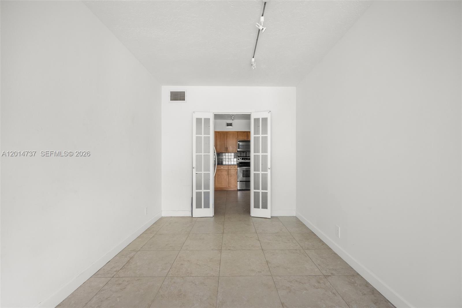 900 Bay Dr #1005 + Dock DS14 Miami Beach, FL 33141