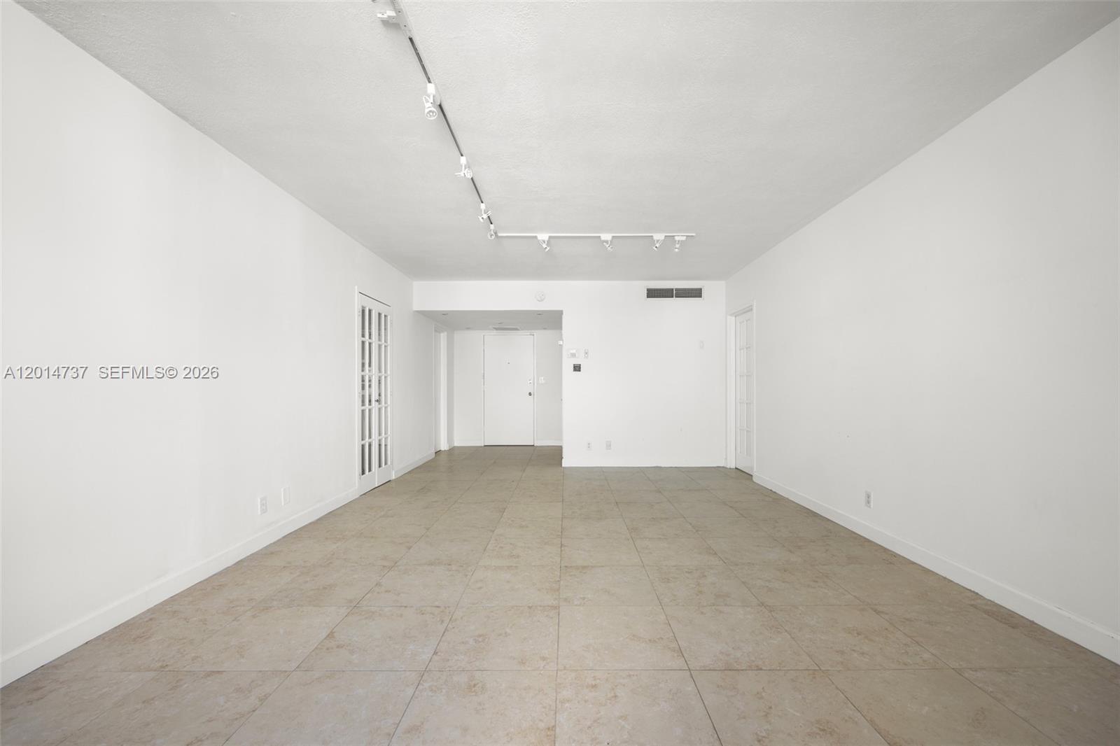 900 Bay Dr #1005 + Dock DS14 Miami Beach, FL 33141